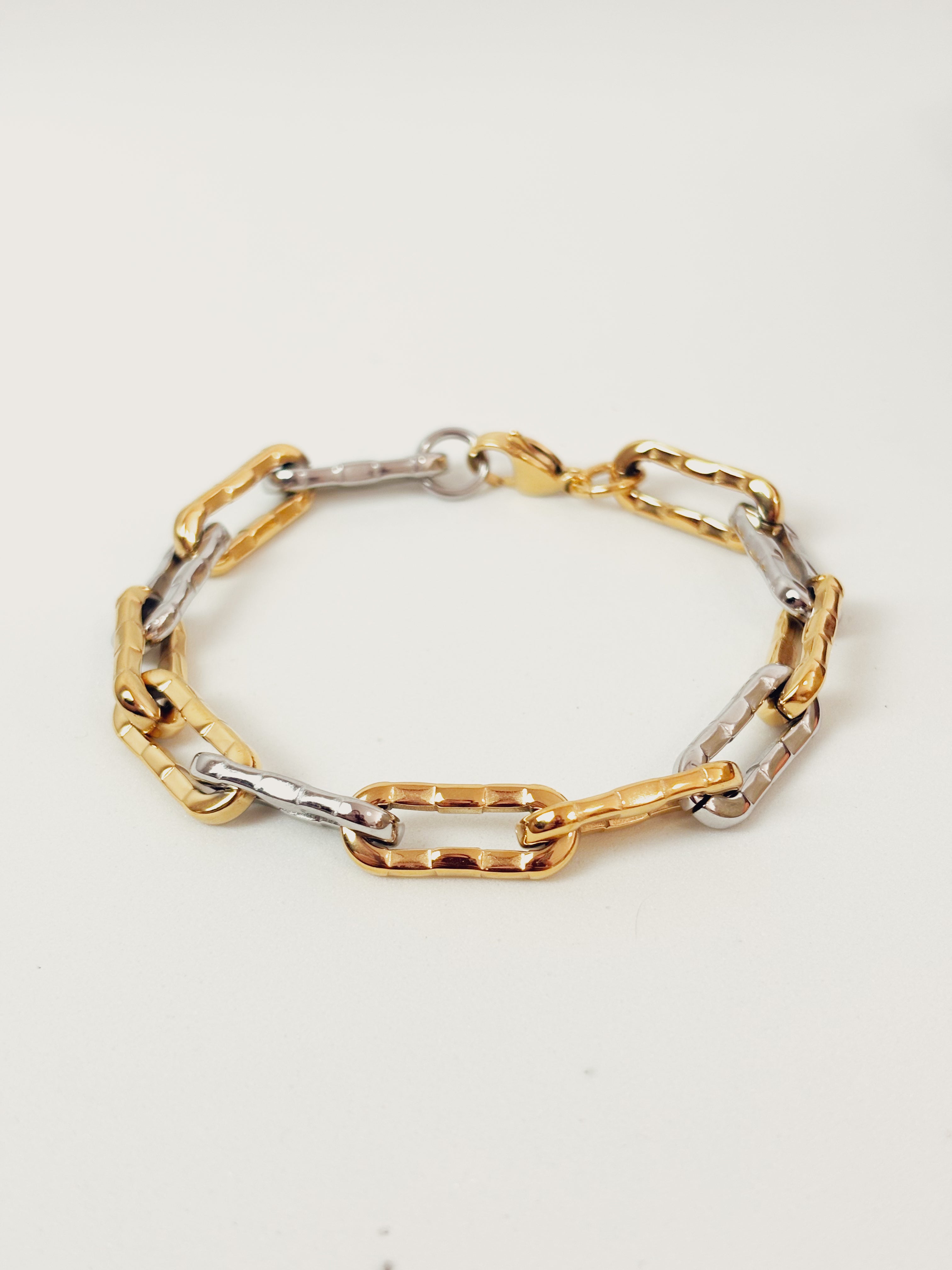 Pulseira Kaelora - Banhada a Ouro 18K