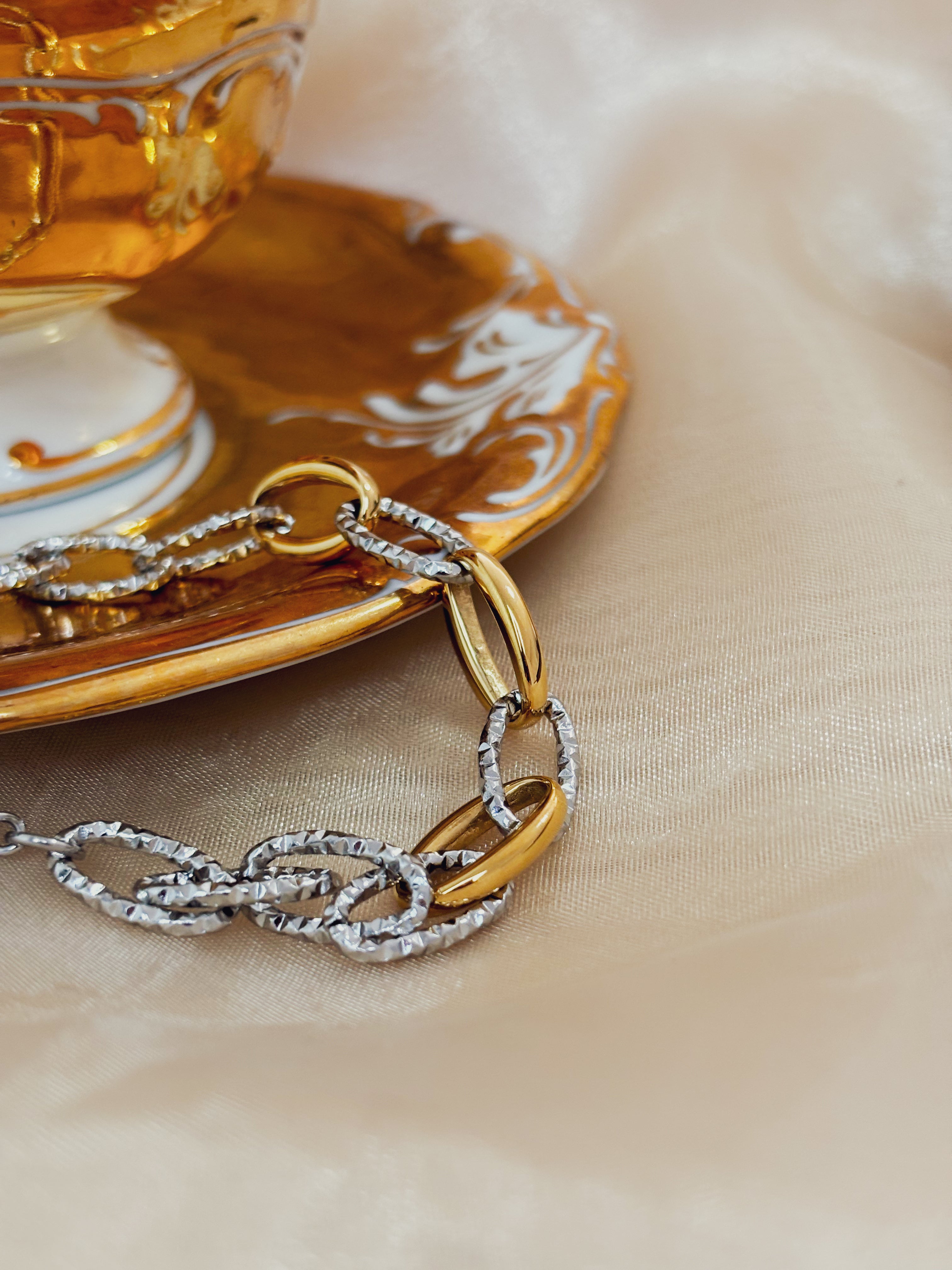 Pulseira Alionne - Banhada em Ouro 18K