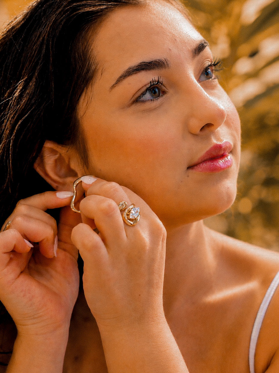 Anel Veronnea - Banhado a Ouro 18K