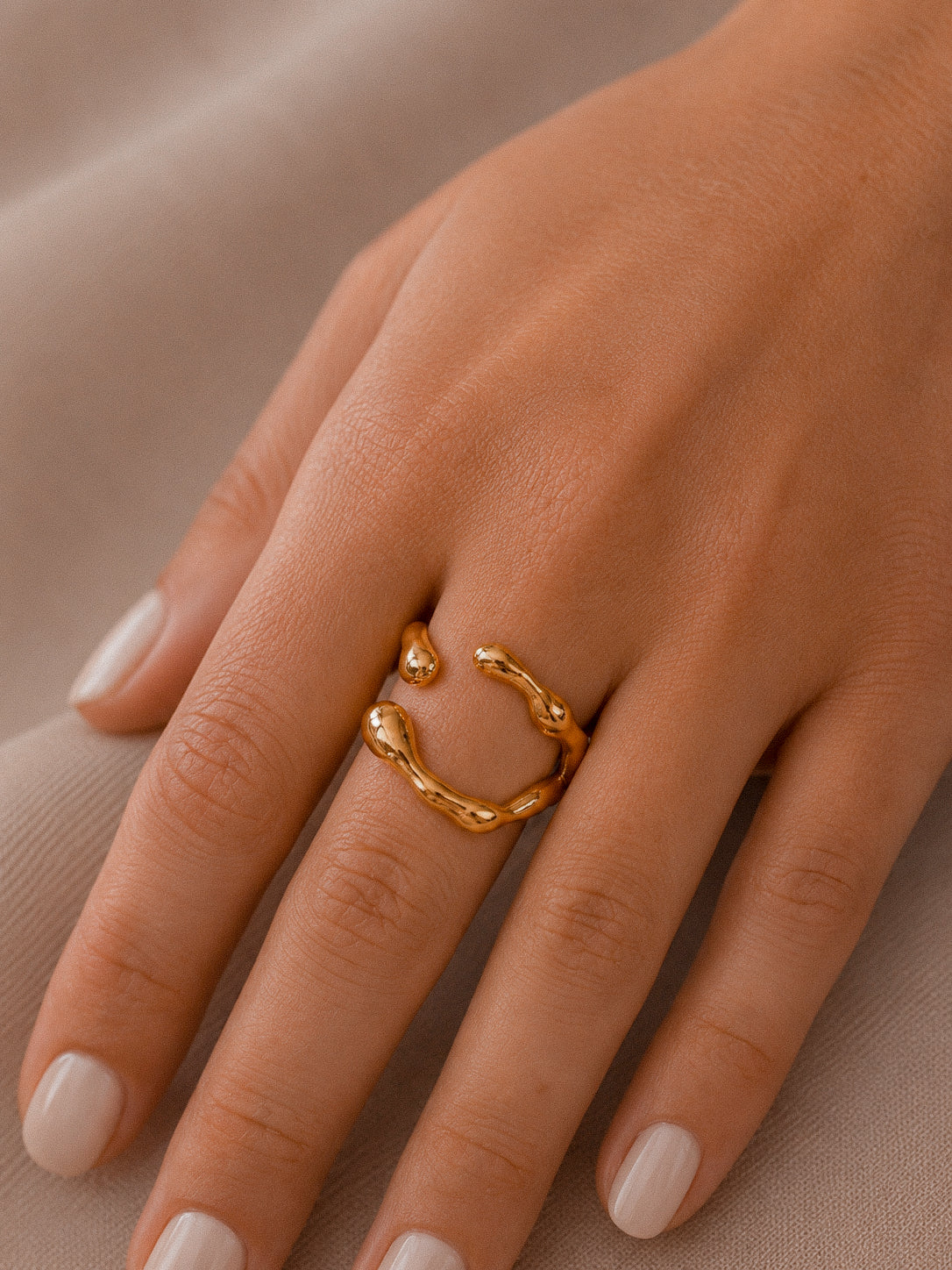 Anel Aelvoria - Banhado a Ouro 18K