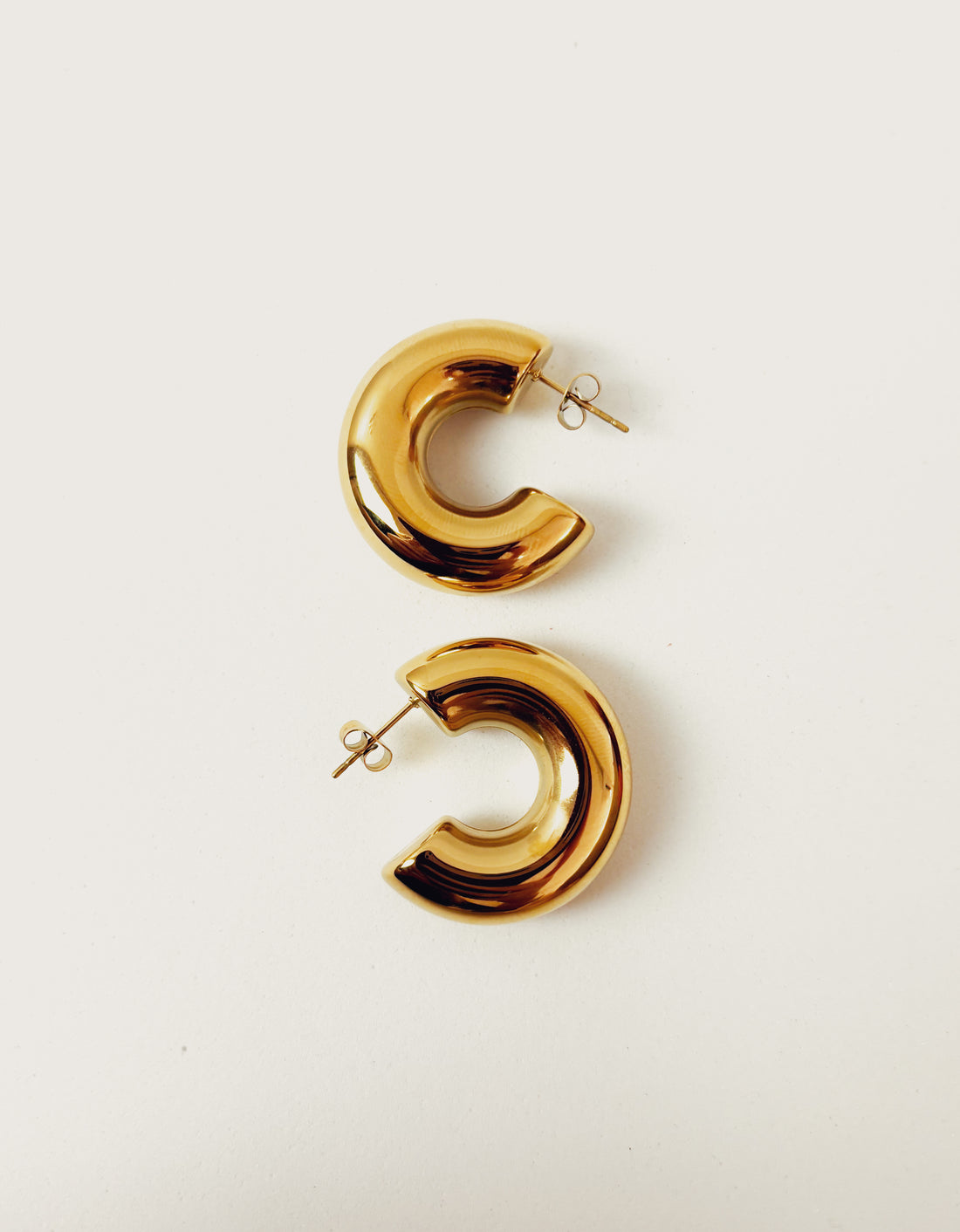 Brinco Astrynne - Banhado a Ouro 18K