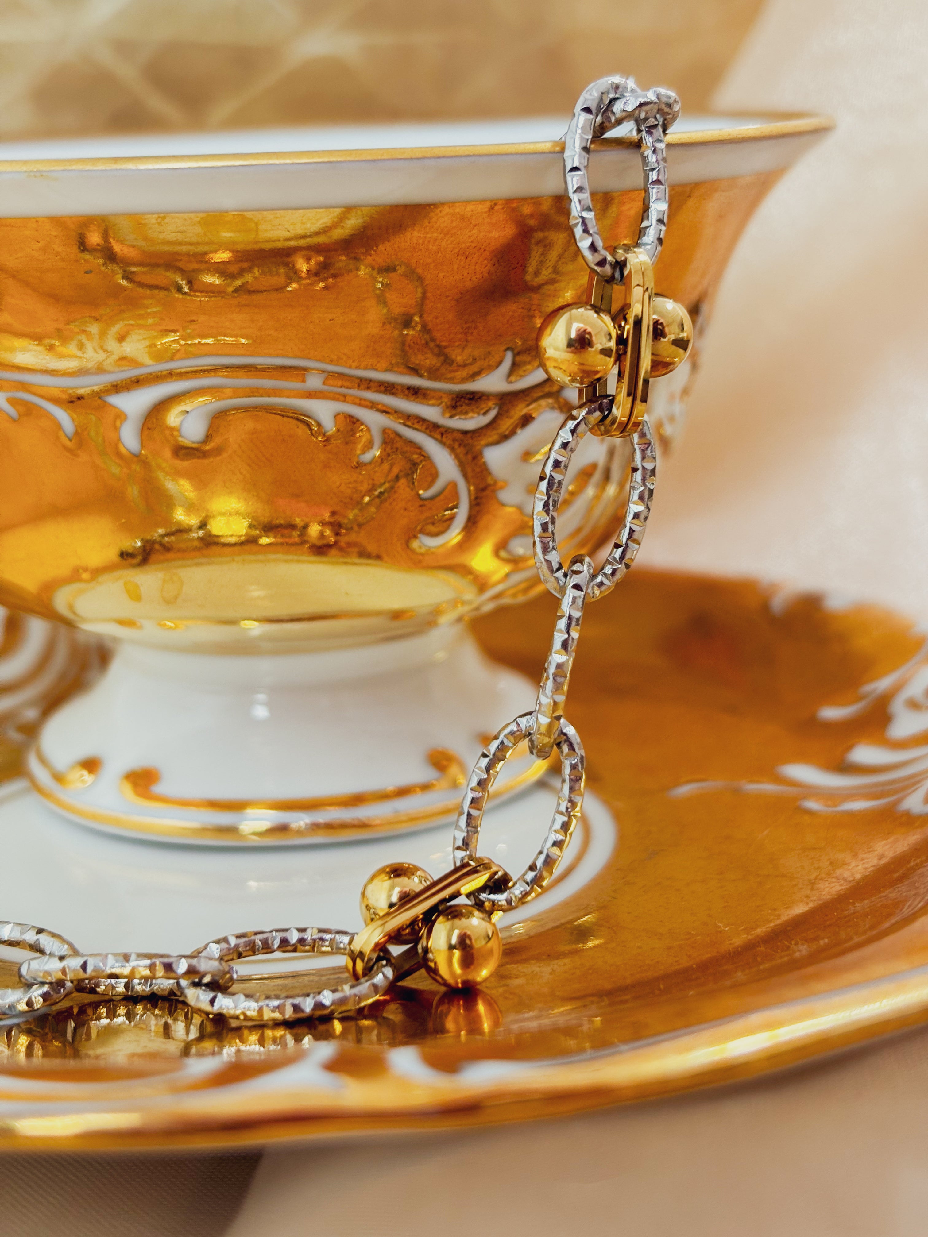 Pulseira Syvonis - Banhada a Ouro 18K