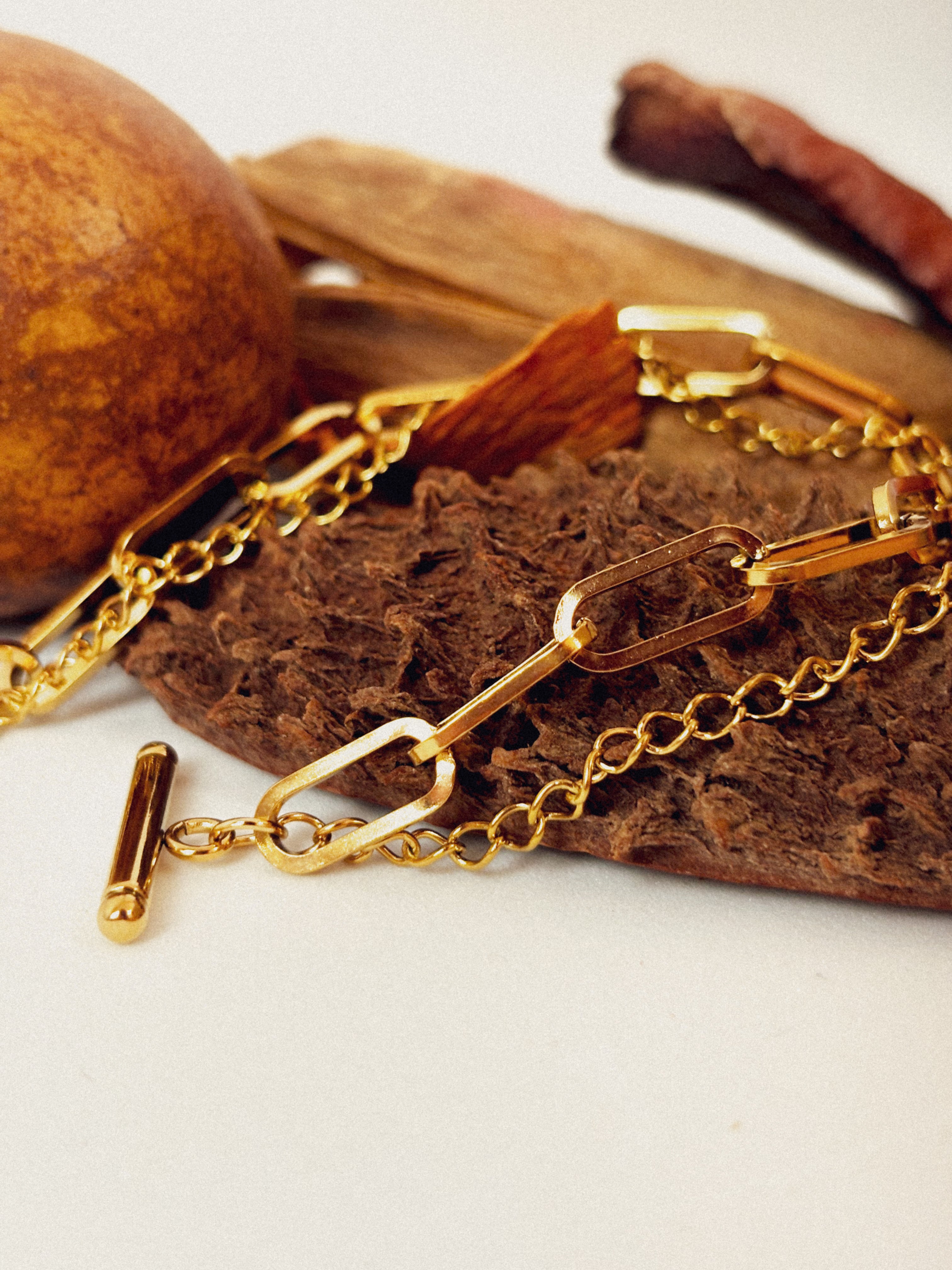 Pulseira Nelyra - Banhada a Ouro 18K