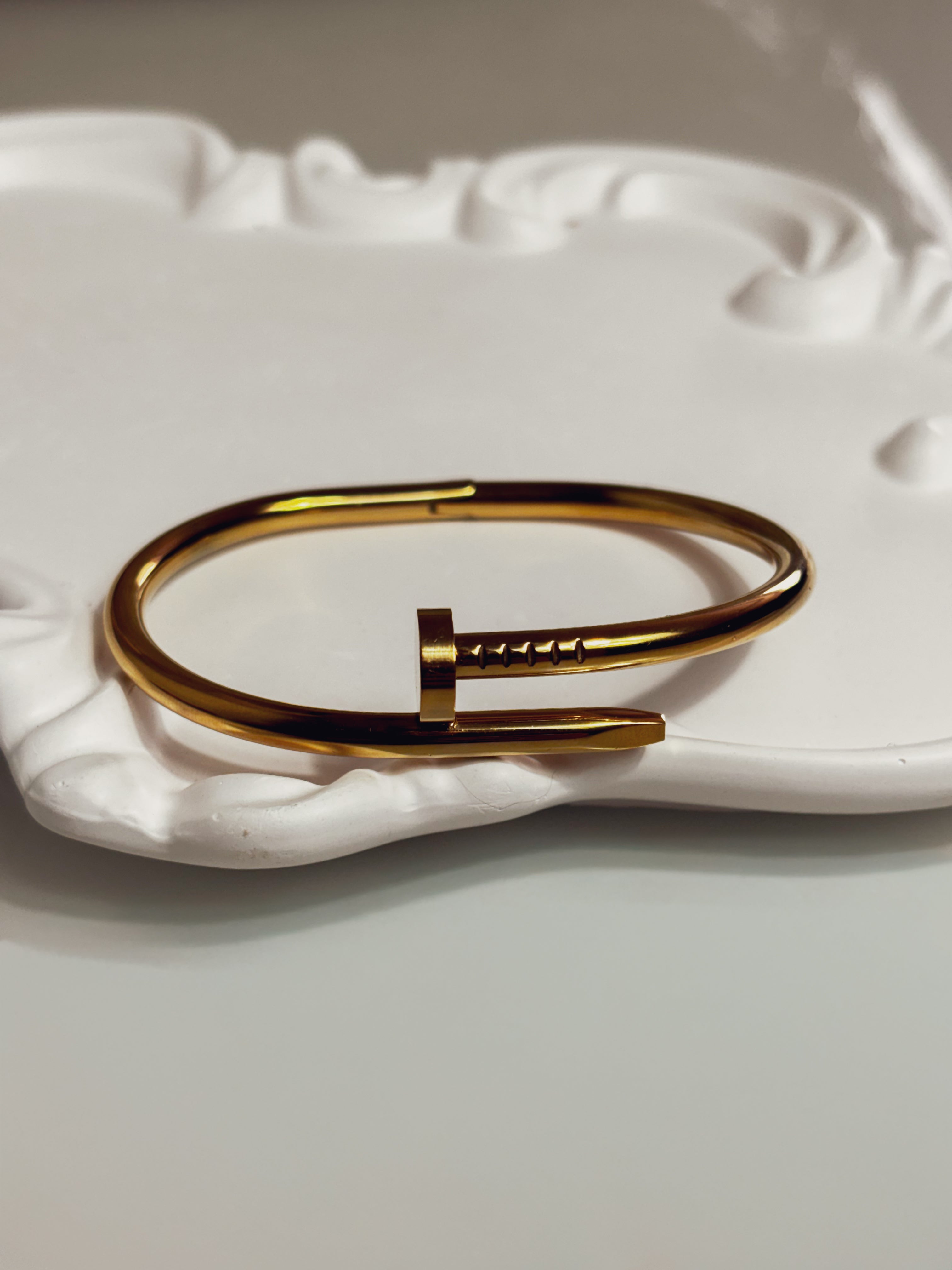 Bracelete Prego Elegance – Banhado a Ouro 18K