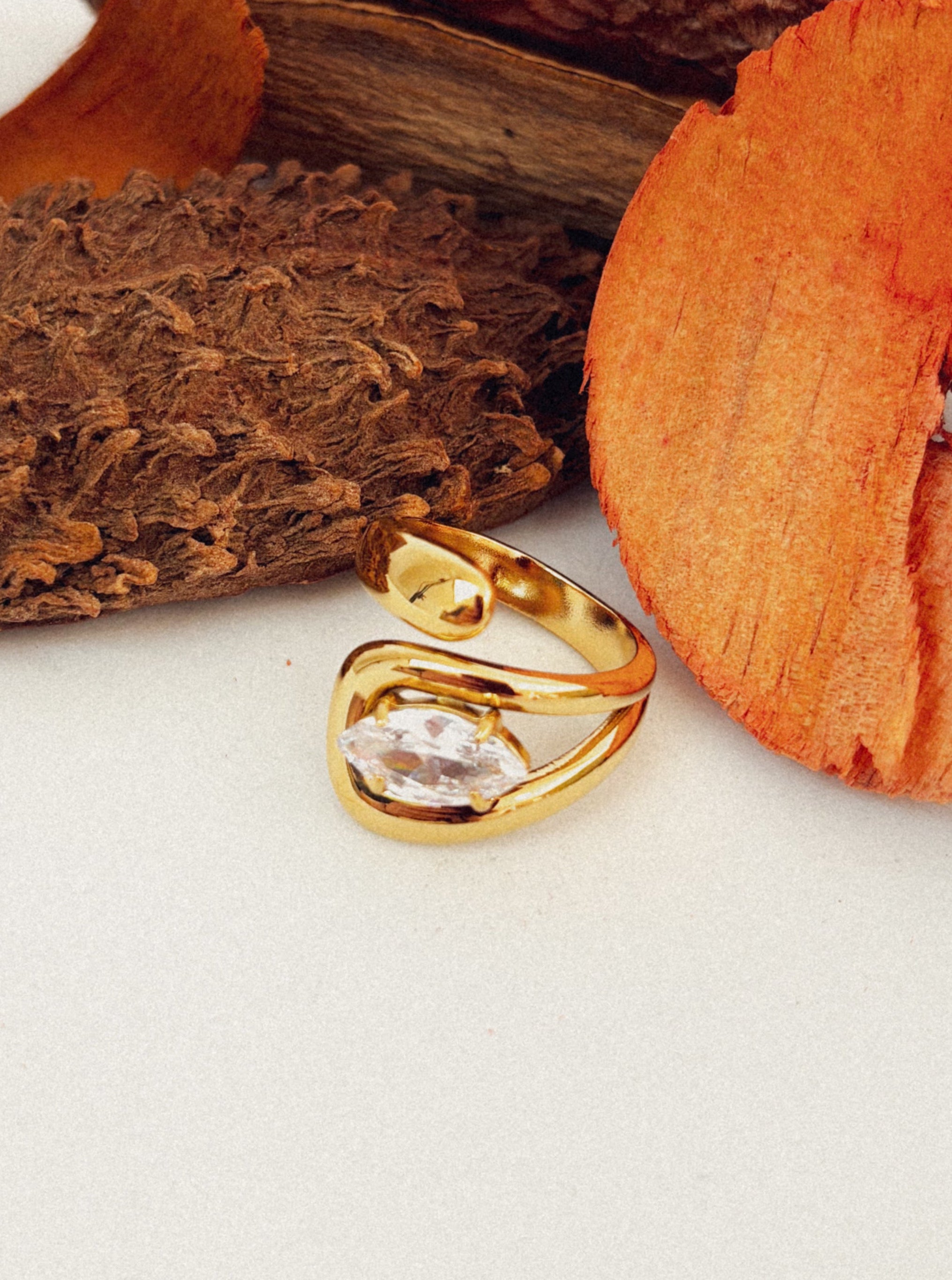 Anel Veronnea - Banhado a Ouro 18K