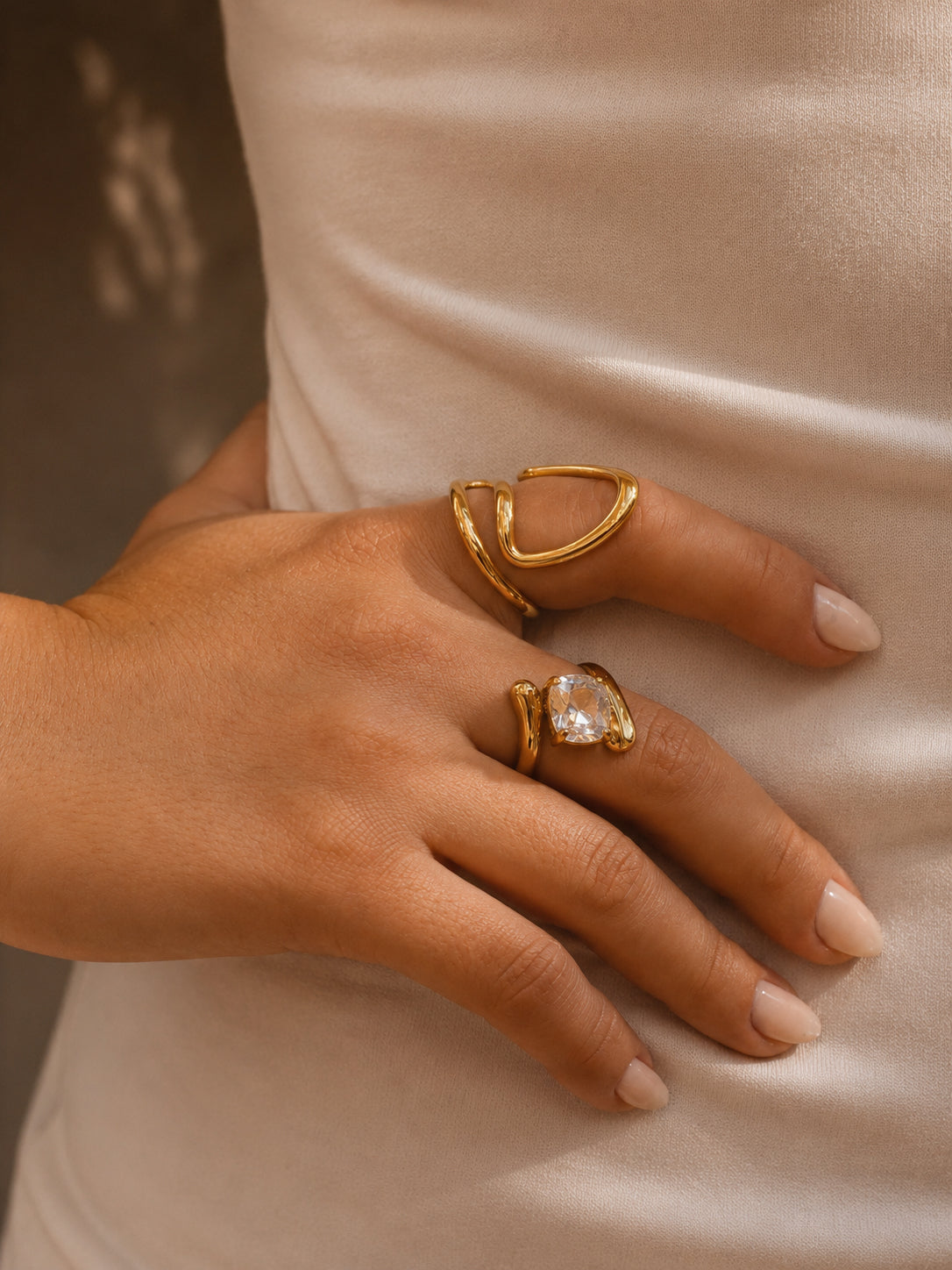 Anel Veylon - Banhado a Ouro 18K