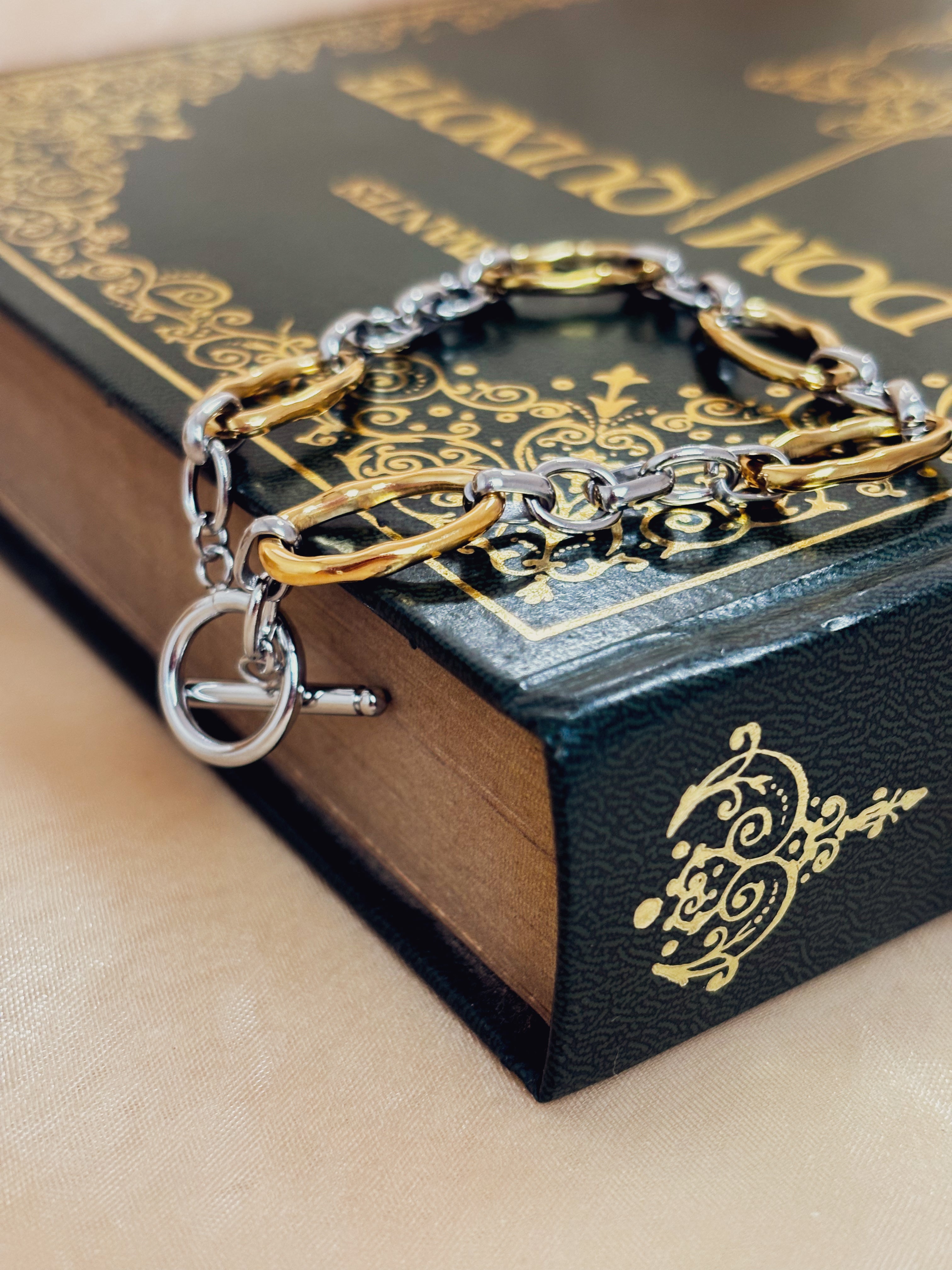 Pulseira Orvantis - Banhada a Ouro 18K