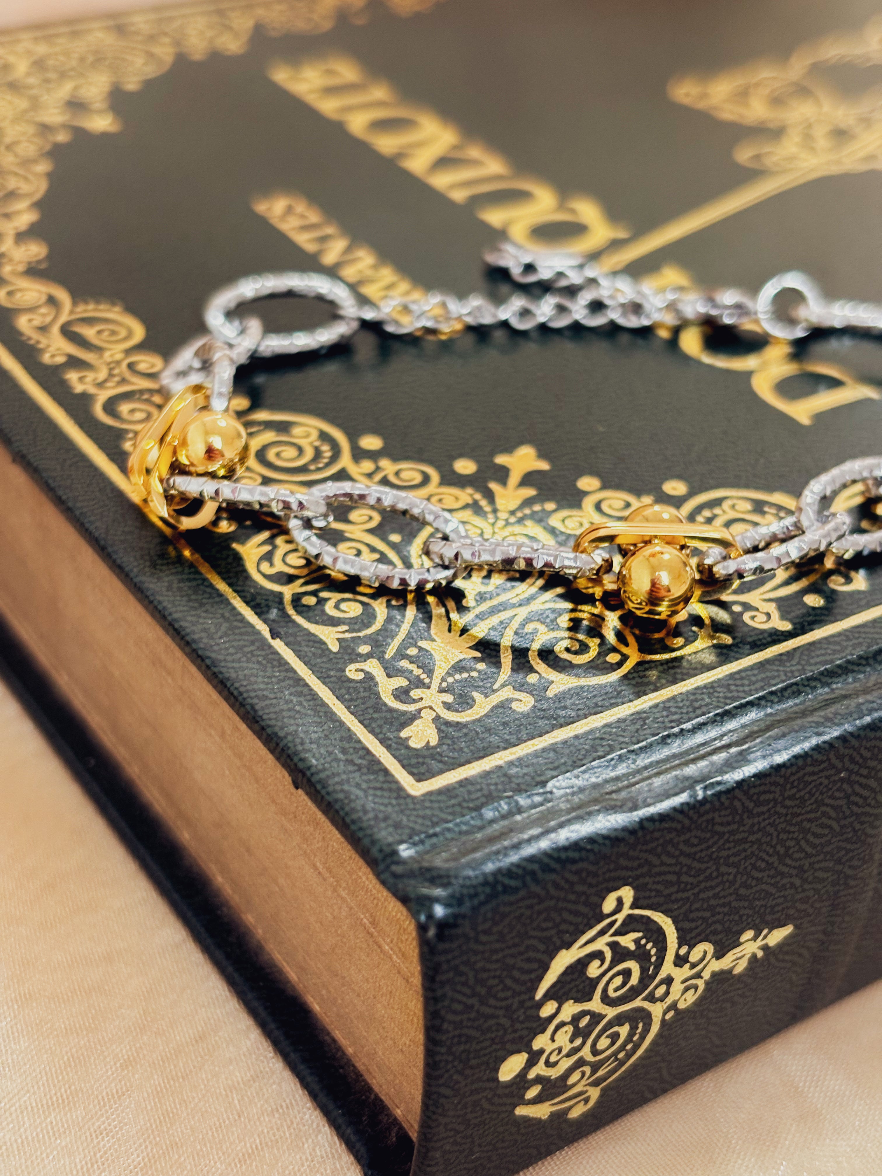 Pulseira Syvonis - Banhada a Ouro 18K