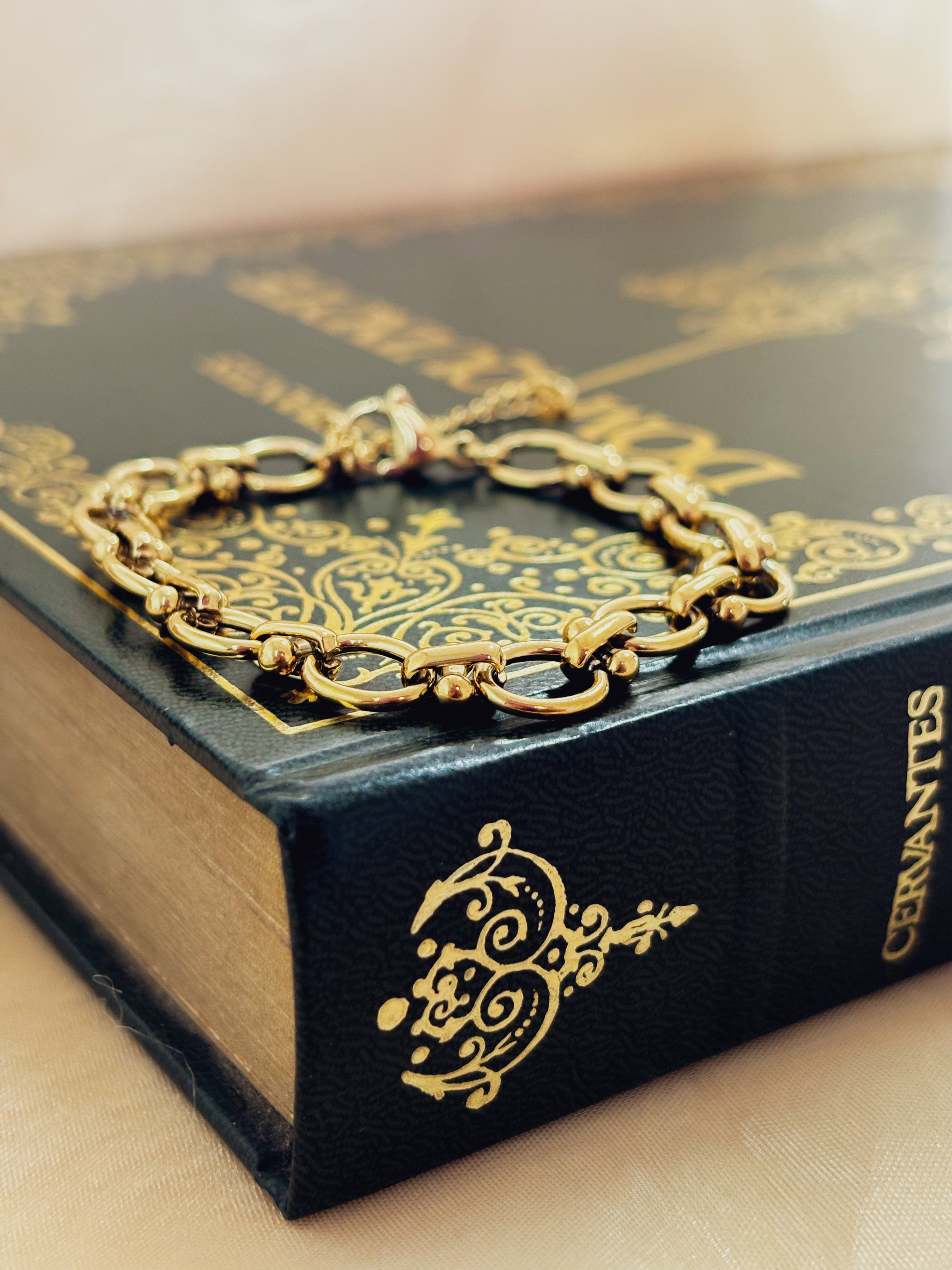 Pulseira Velnoria - Banhado a Ouro 18K