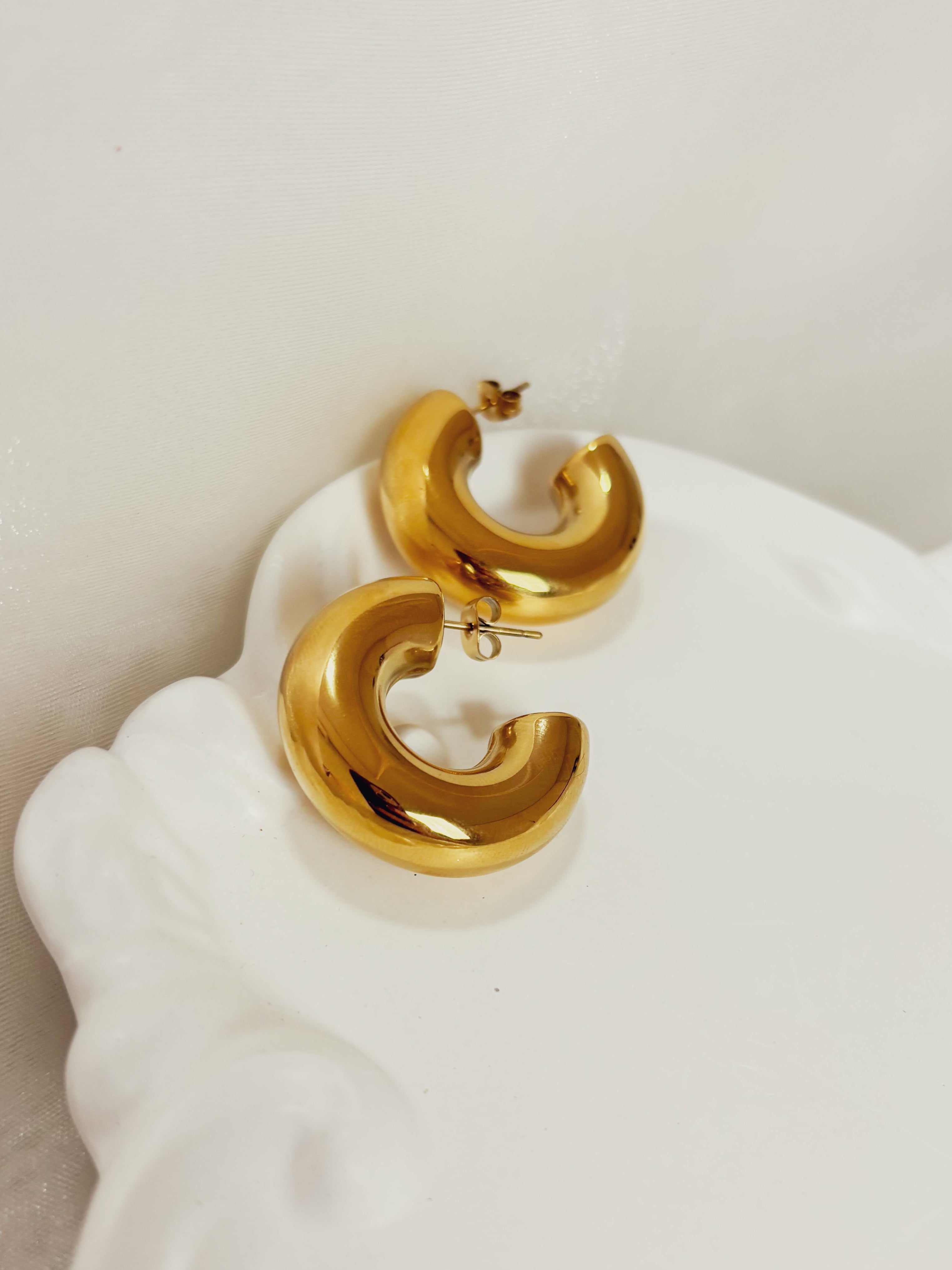 Brinco Astrynne - Banhado a Ouro 18K