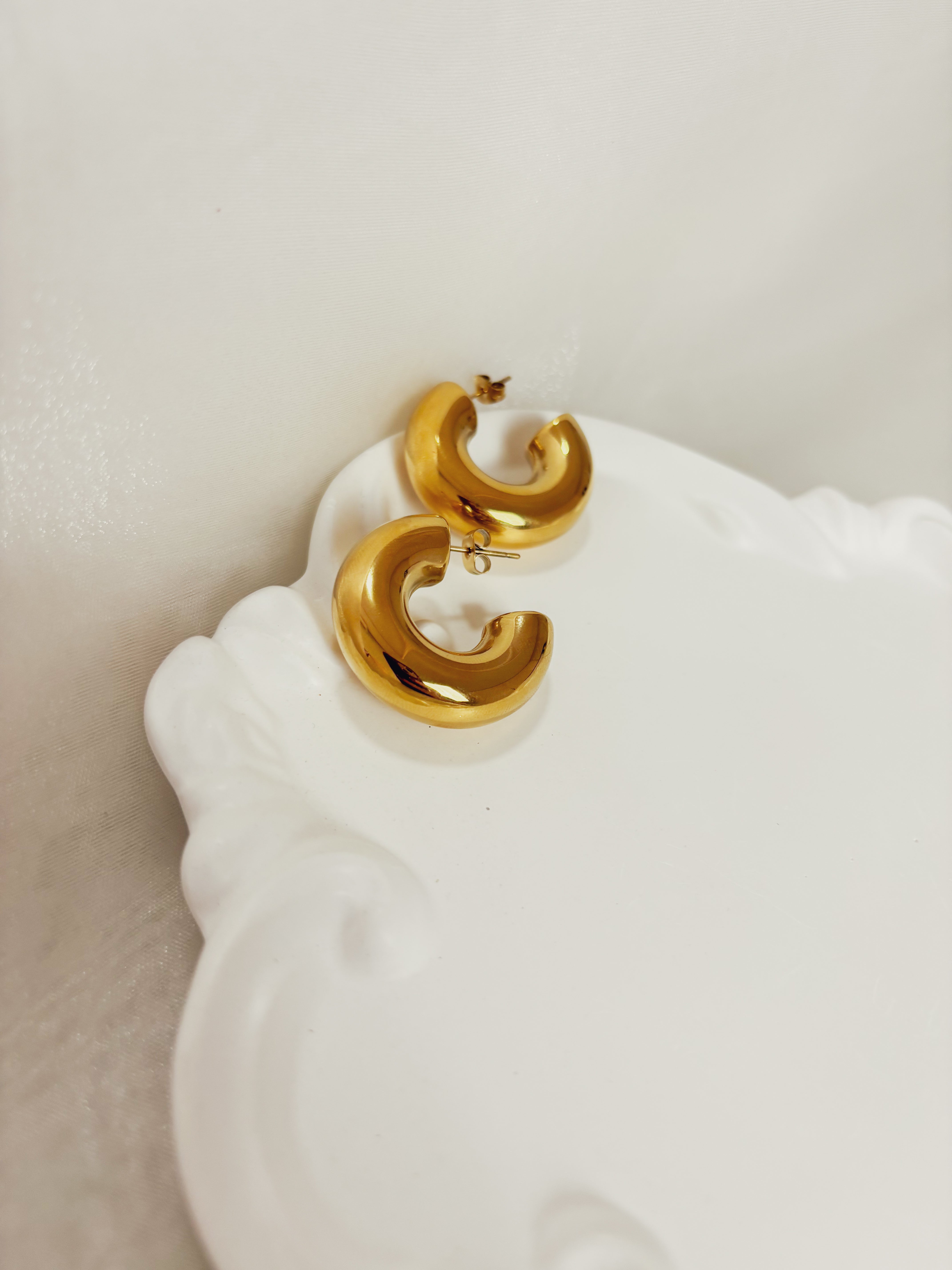 Brinco Astrynne - Banhado a Ouro 18K