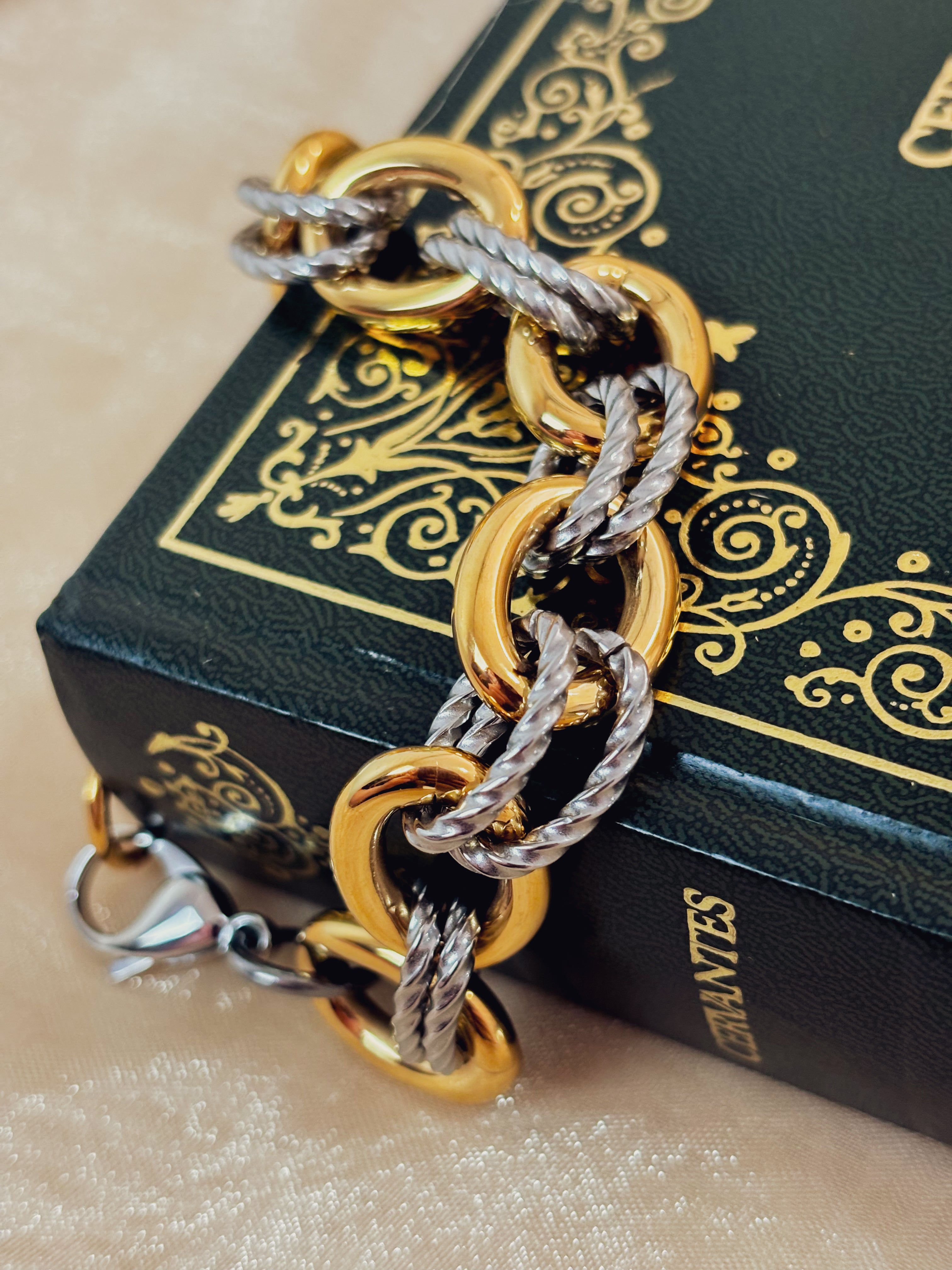 Pulseira Avalora - Banhada em Ouro 18K