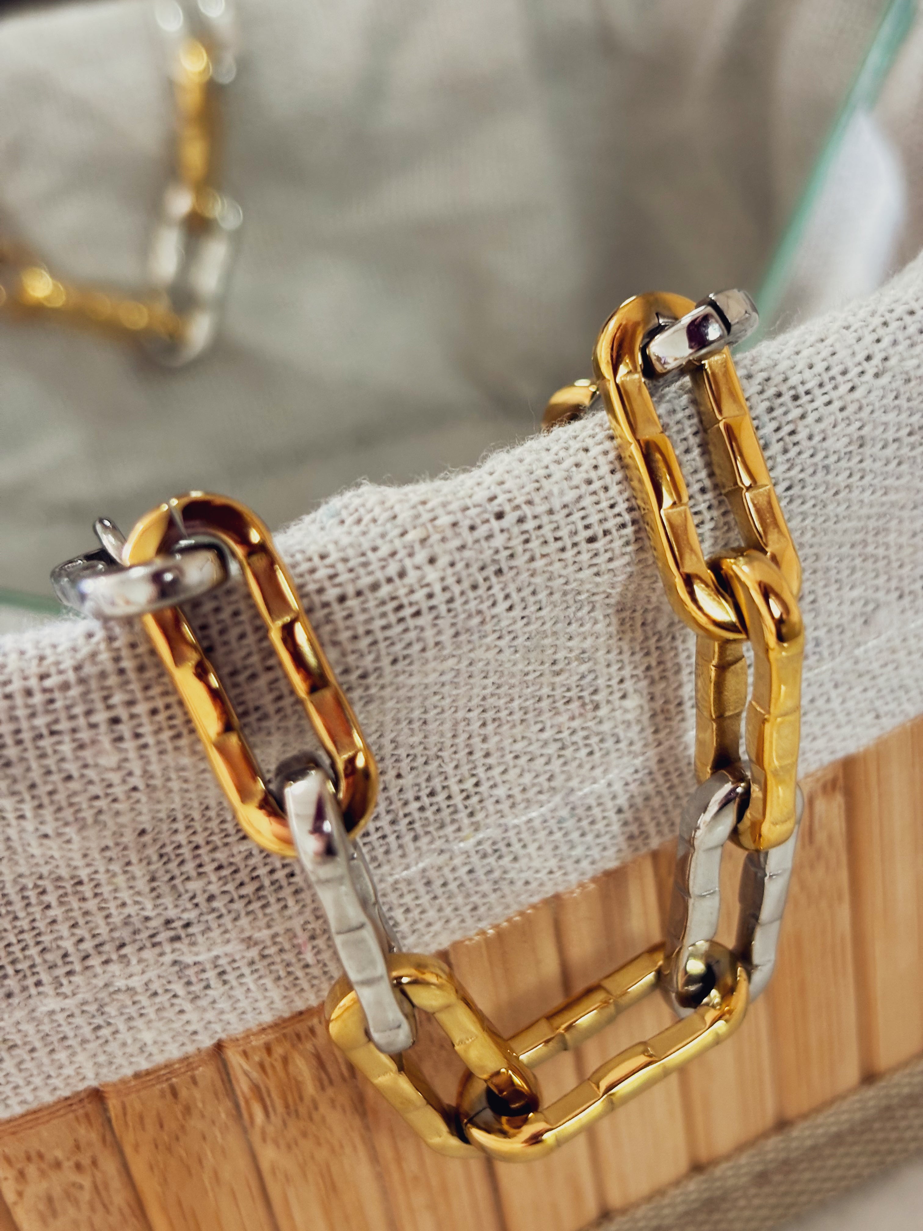 Pulseira Kaelora - Banhada a Ouro 18K