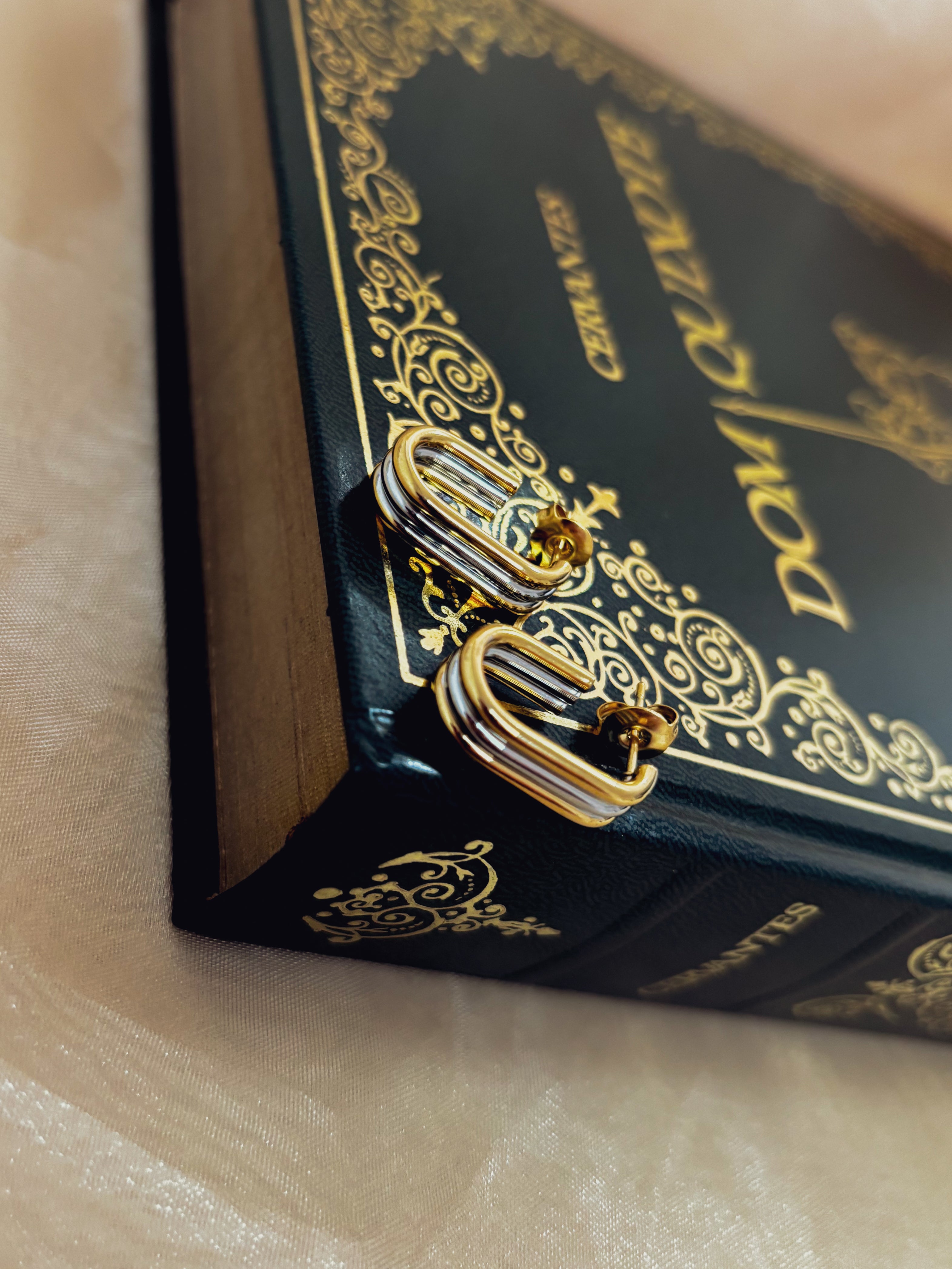 Brinco Elyntor - Banhado a Ouro 18K