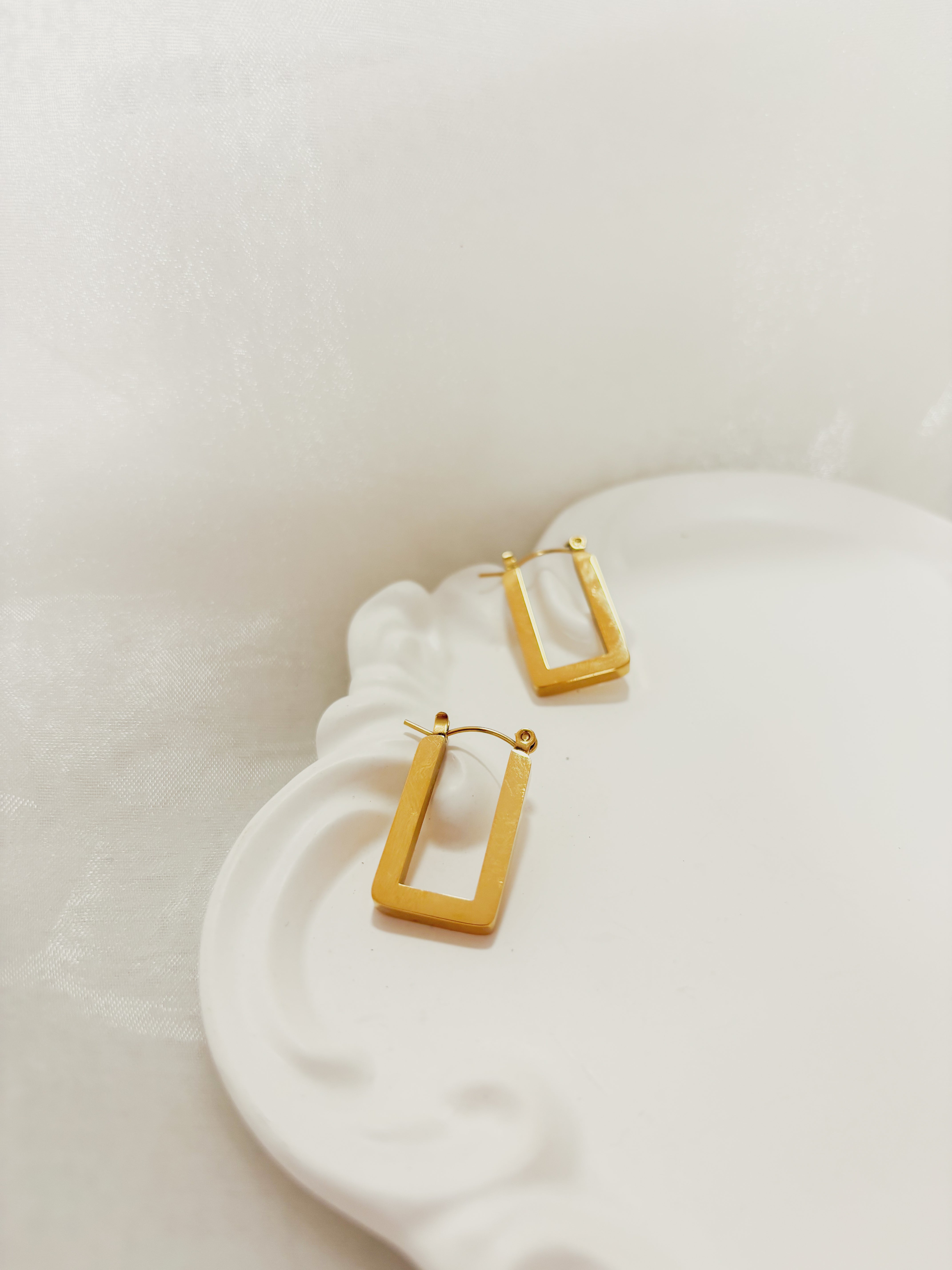 Brinco Luneyra - Banhado a Ouro 18K