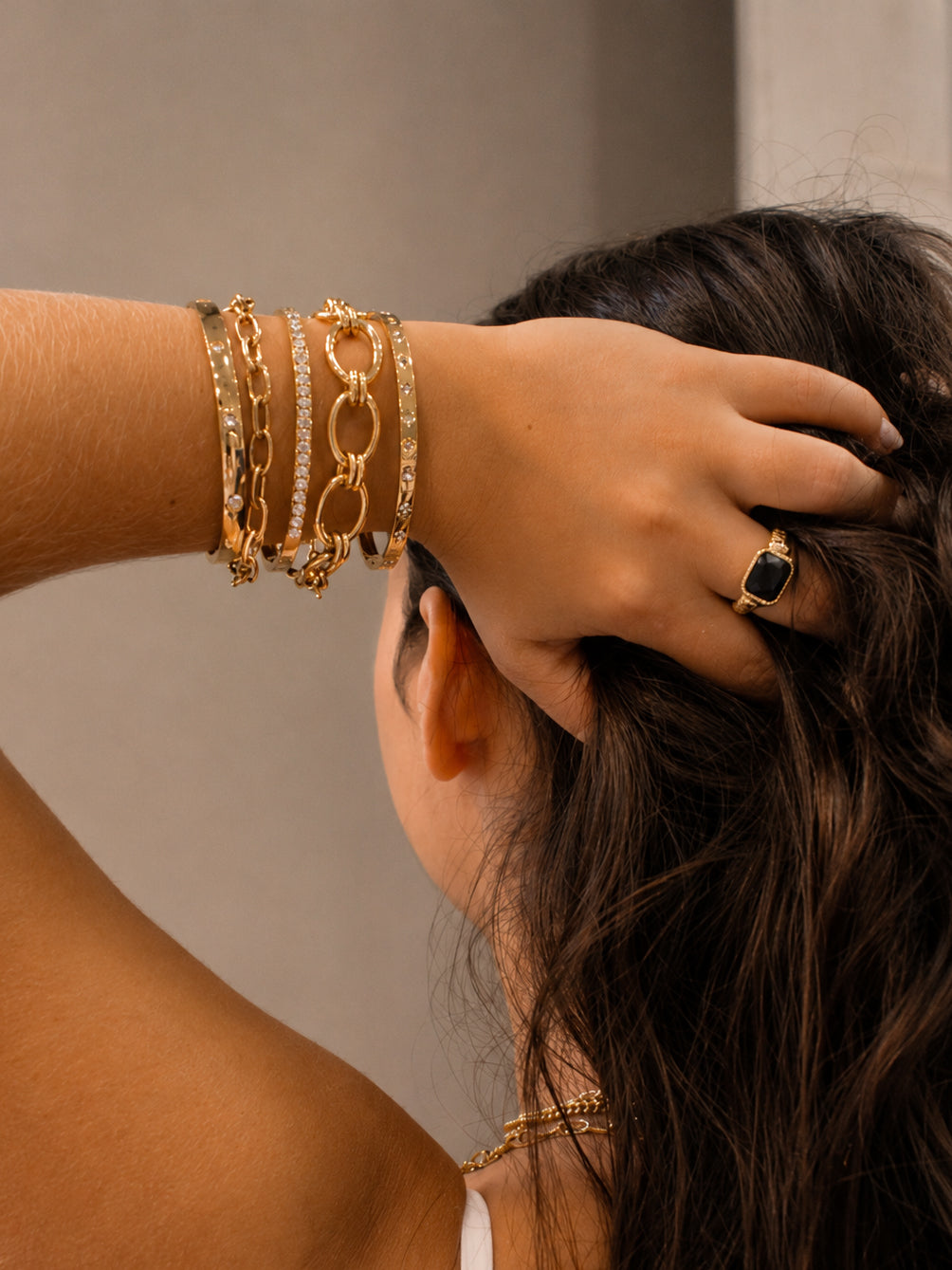 Anel Astoris Preto - Banhado a Ouro 18K