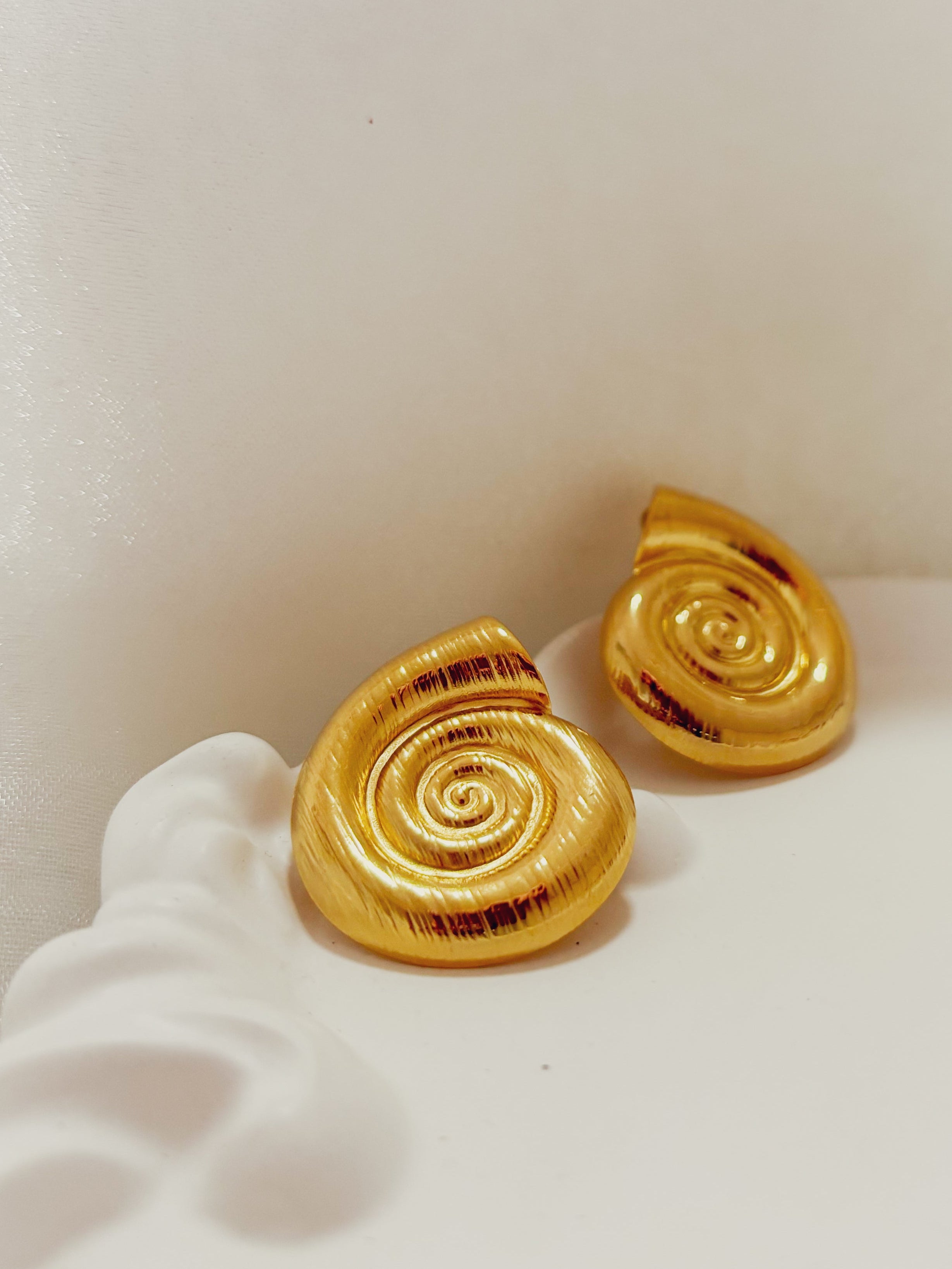 Brinco Sylorra - Banhado a Ouro 18K