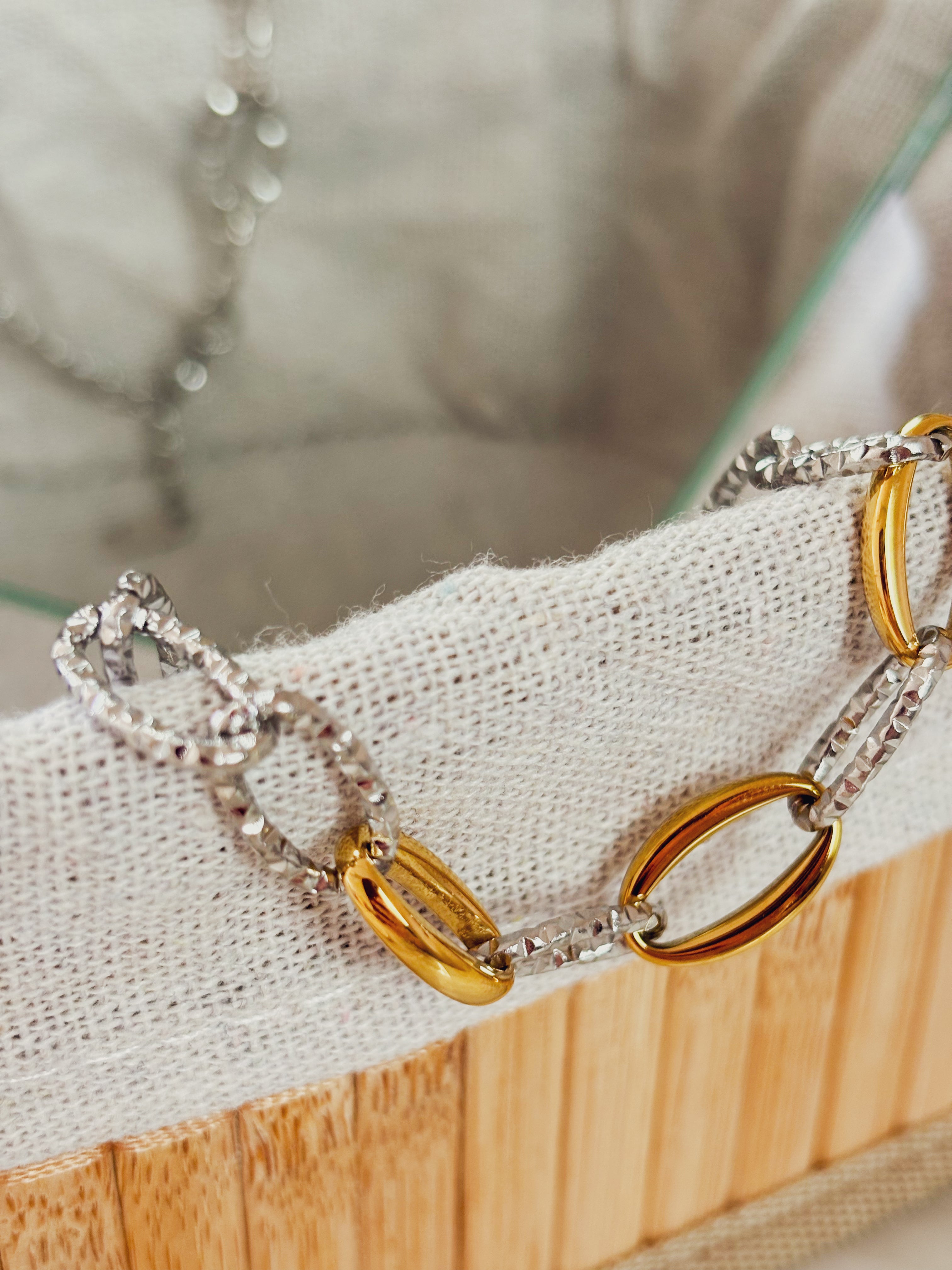 Pulseira Alionne - Banhada em Ouro 18K