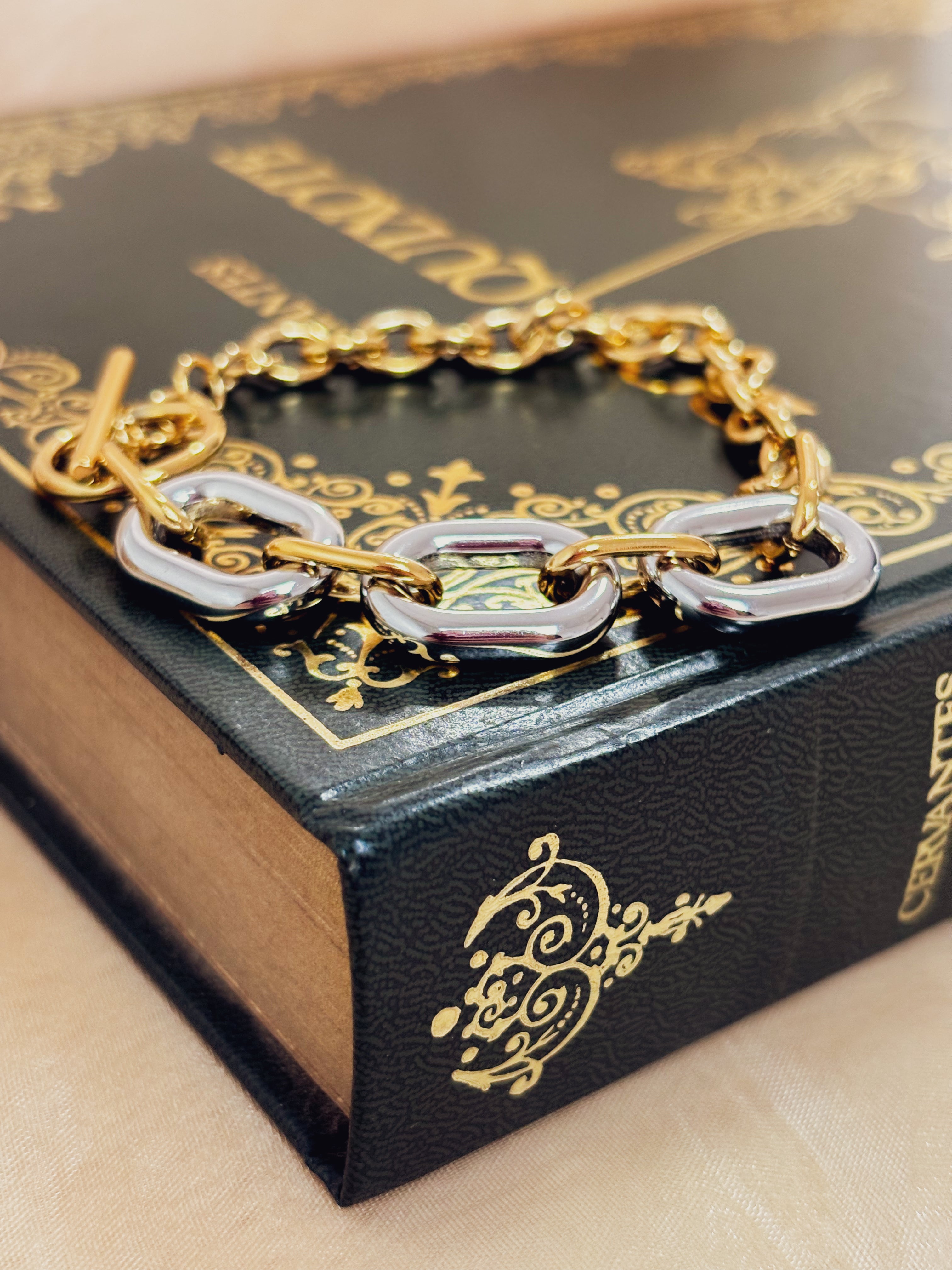 Pulseira Elvaron - Banhado a Ouro 18K