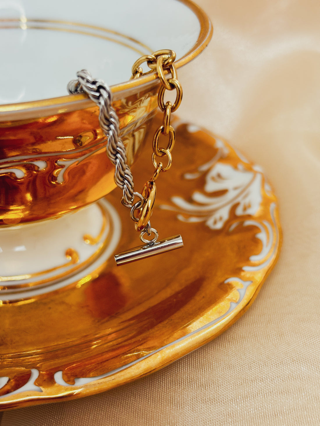 Pulseira Elyonix - Banhado a Ouro 18K