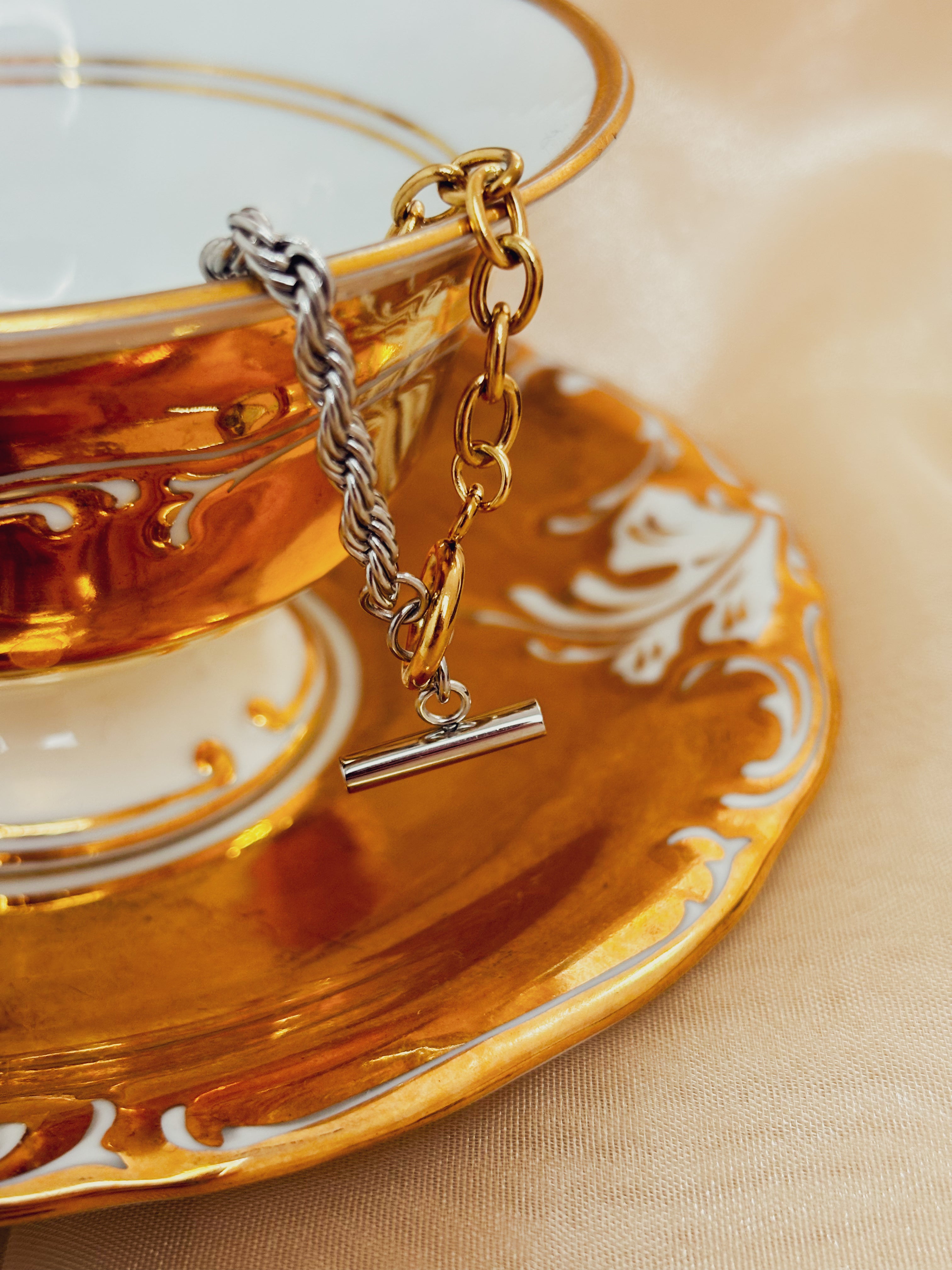 Pulseira Elyonix - Banhado a Ouro 18K