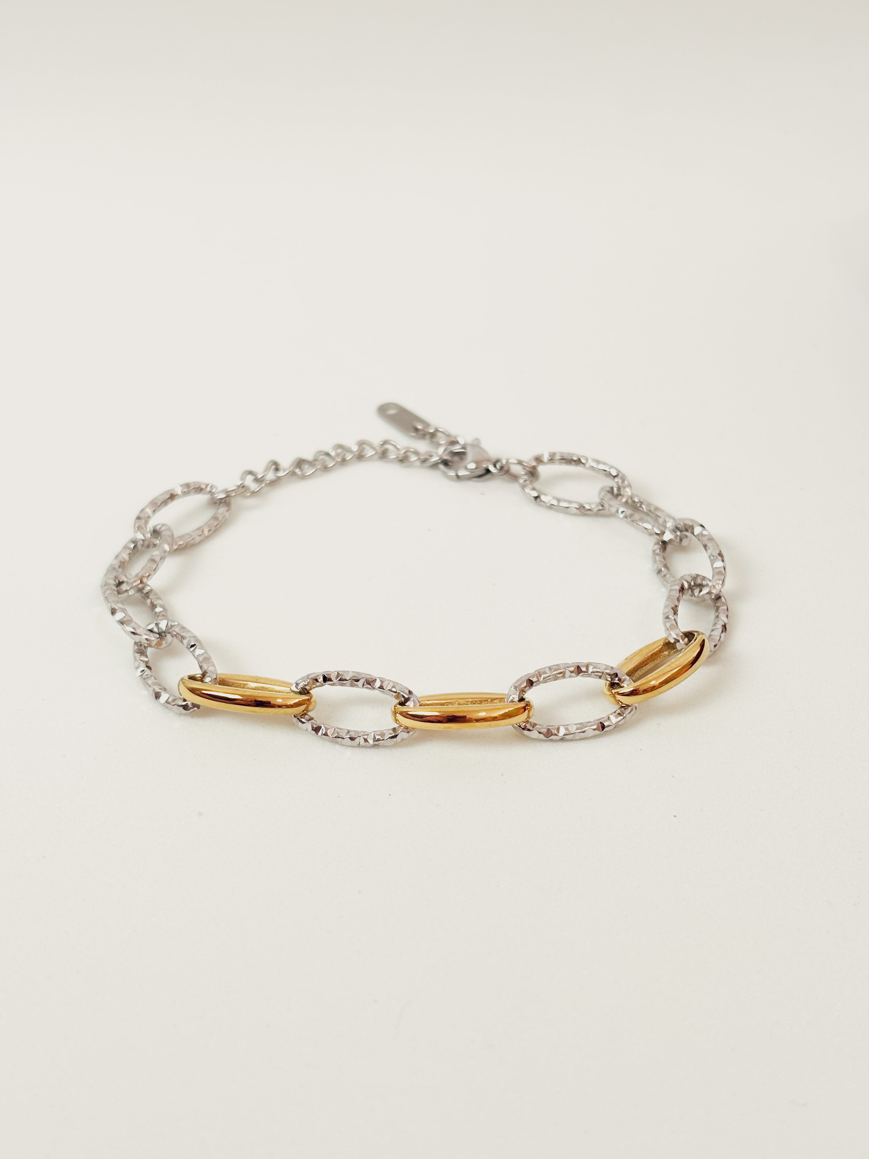Pulseira Alionne - Banhada em Ouro 18K