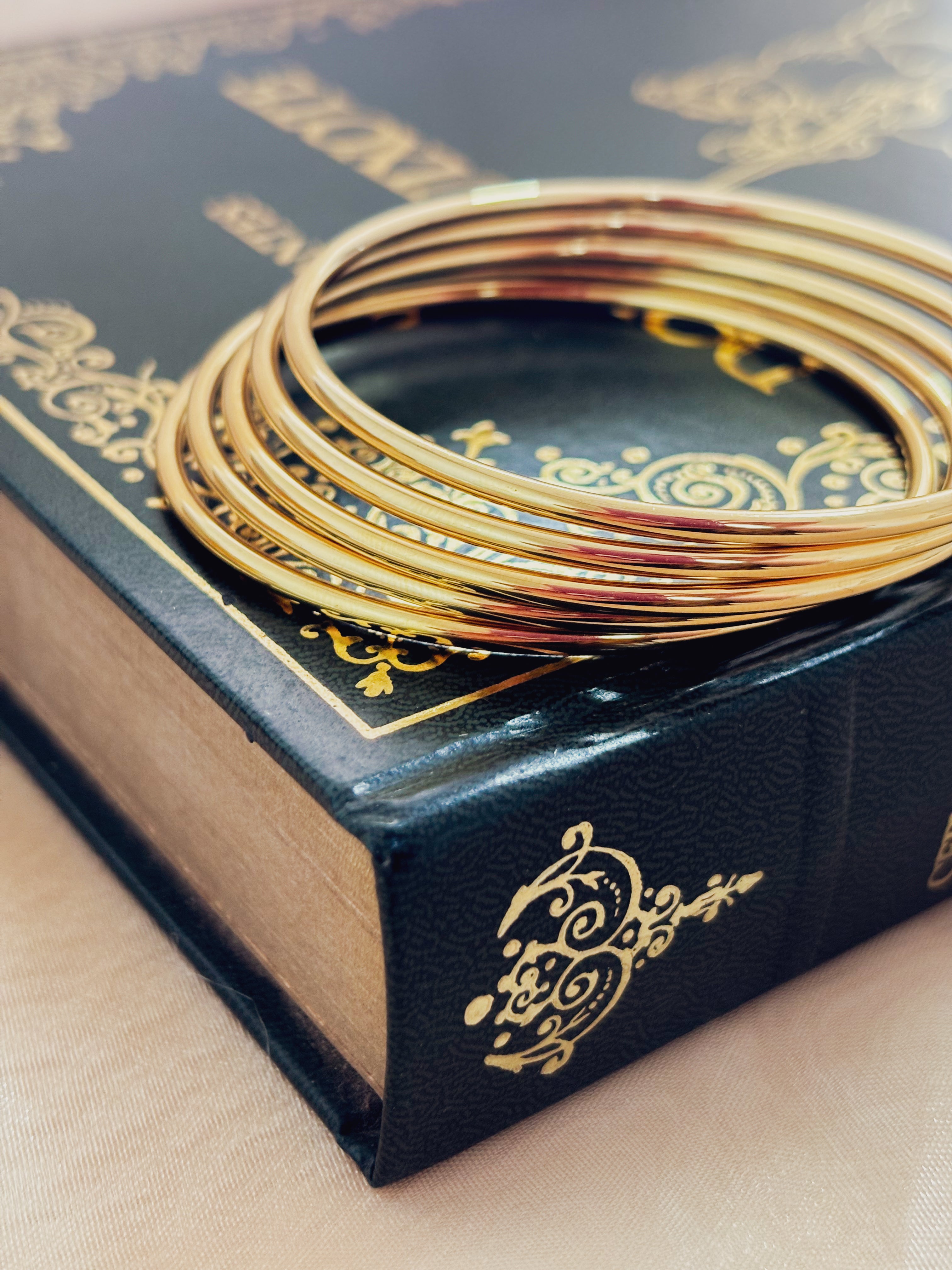 Pulseira Domenia - Banhada a Ouro 18K