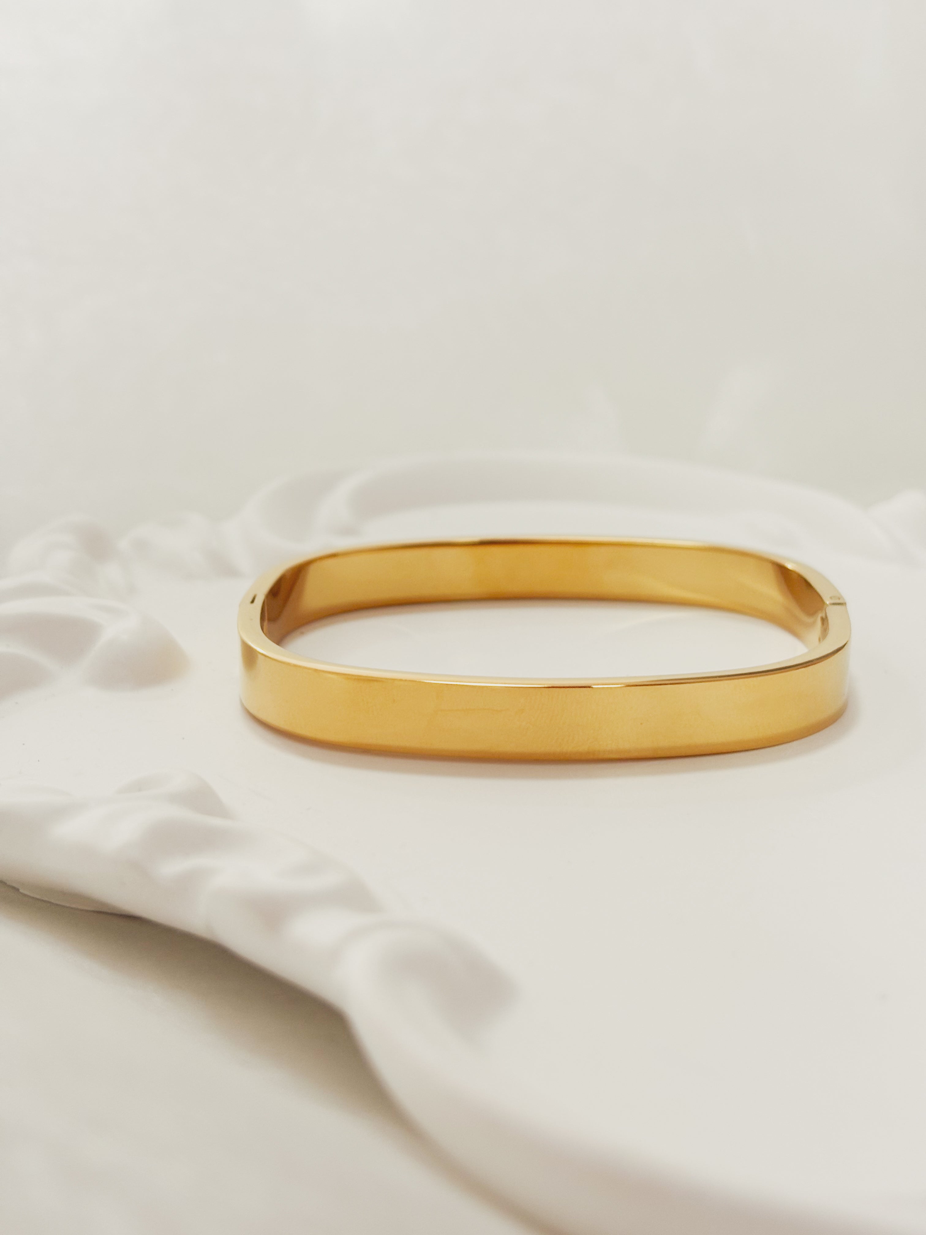 Bracelete Korvessa - Banhado a Ouro 18K