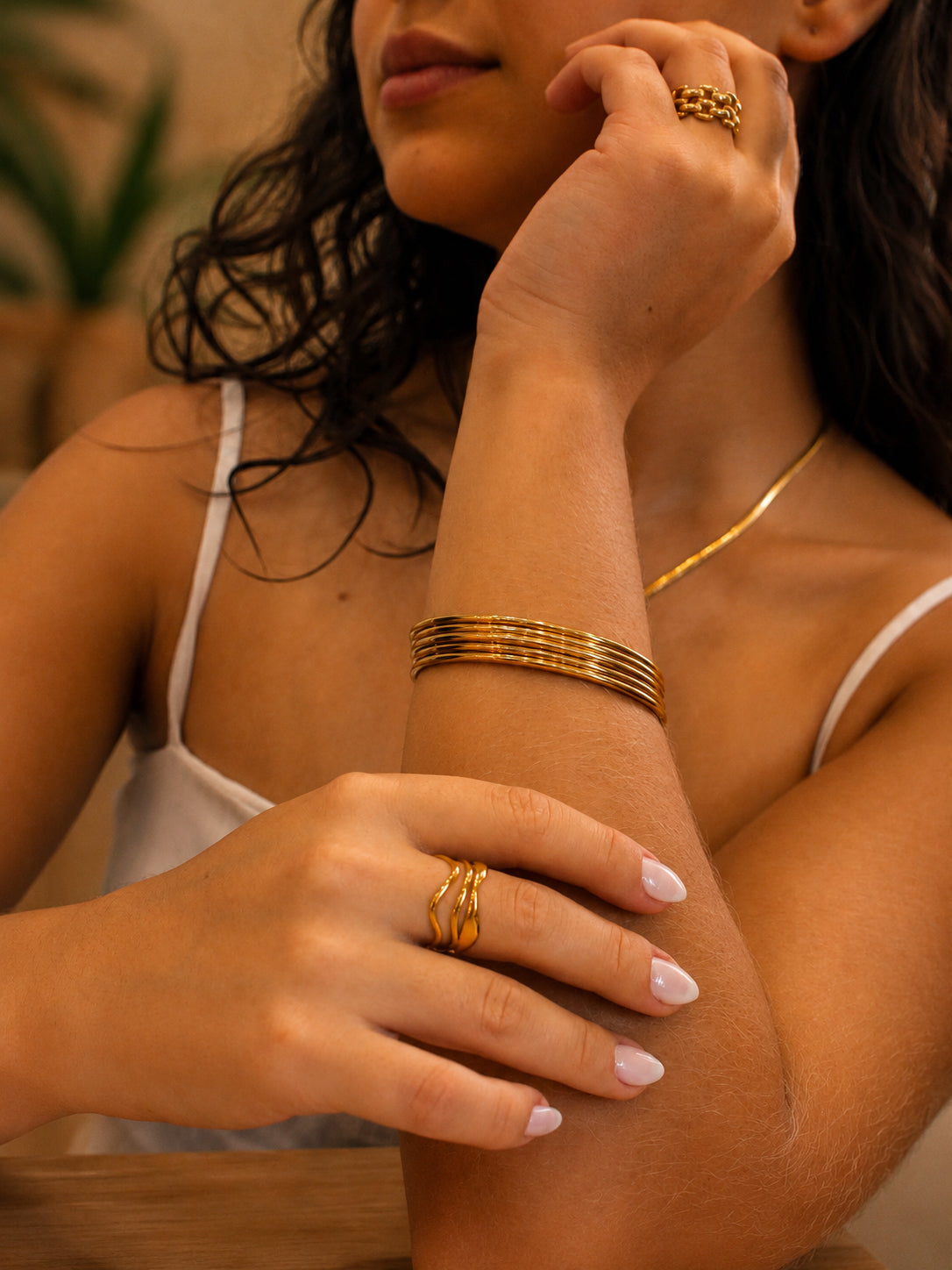 Anel Venlyra - Banhado a Ouro 18K
