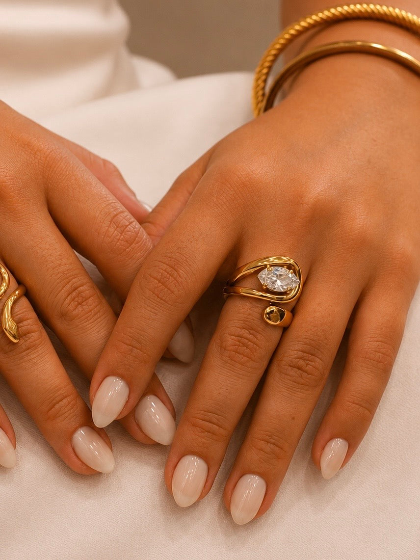 Anel Veronnea - Banhado a Ouro 18K