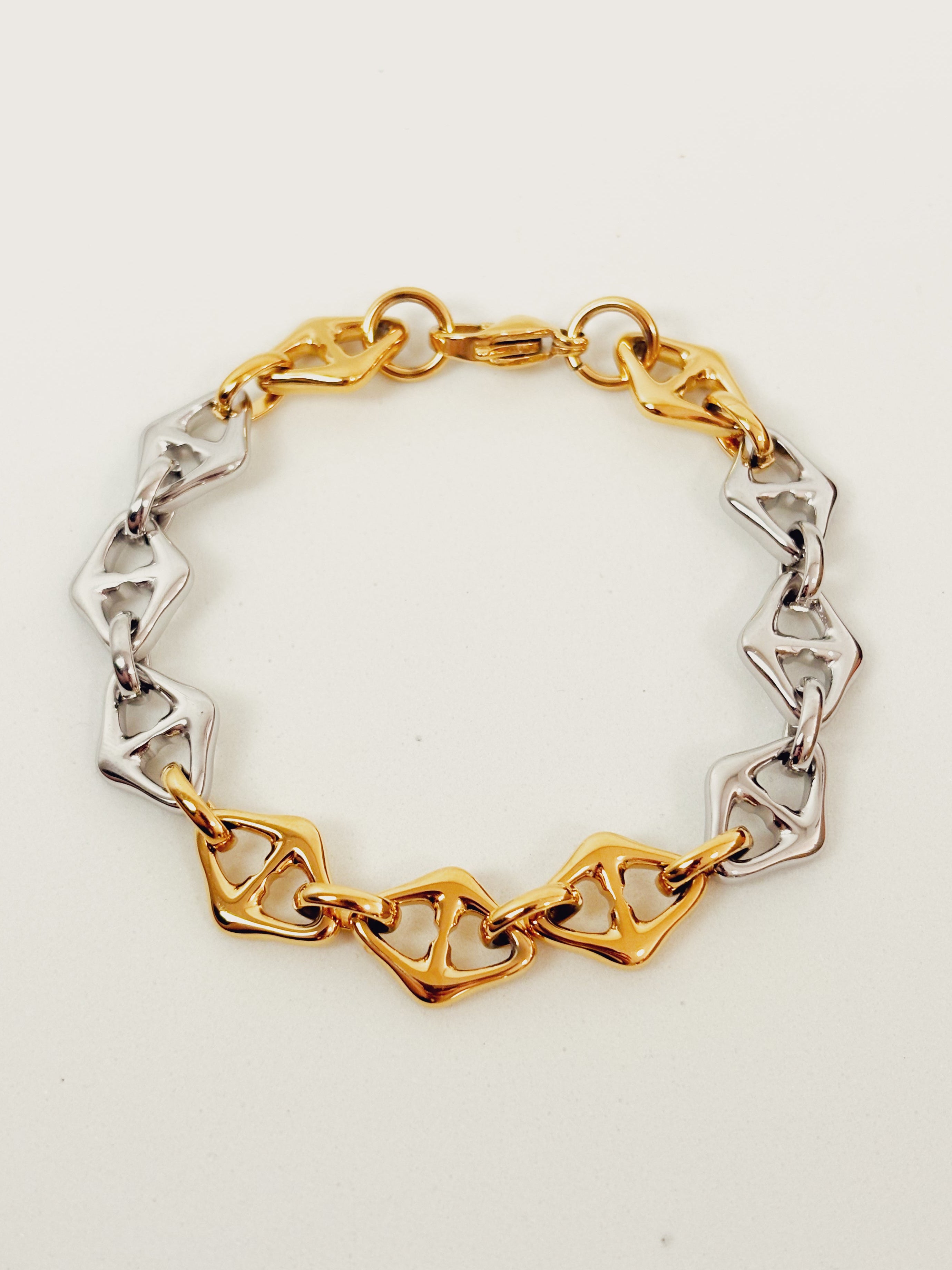 Pulseira Astralis - Banhado a Ouro 18K