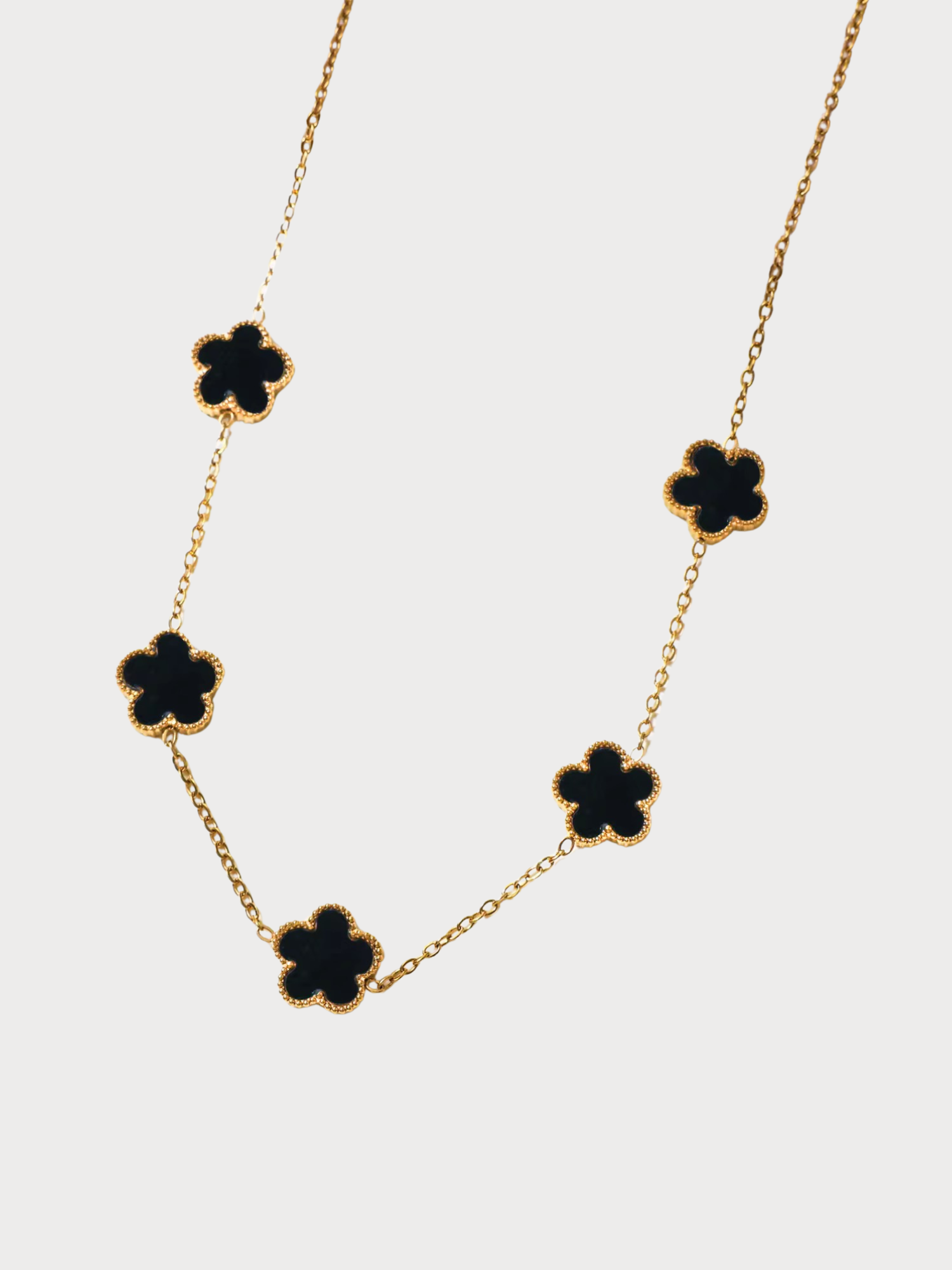 Colar Trevo Noir Lux – Banhado a Ouro 18K