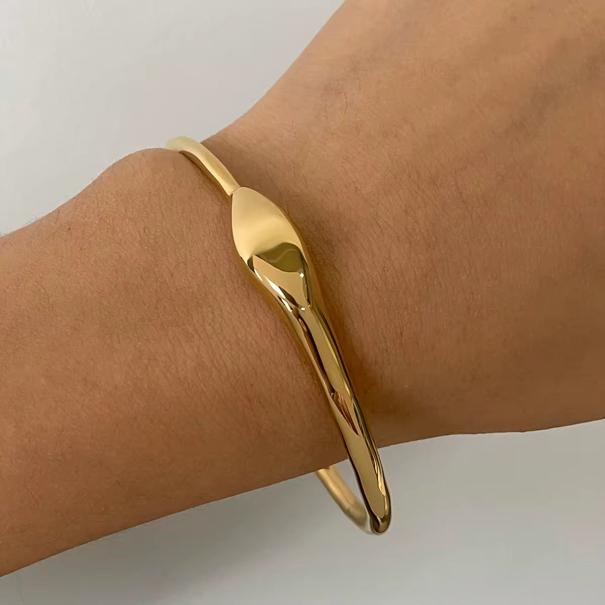 Bracelete Neyora - Banhado a Ouro 18K