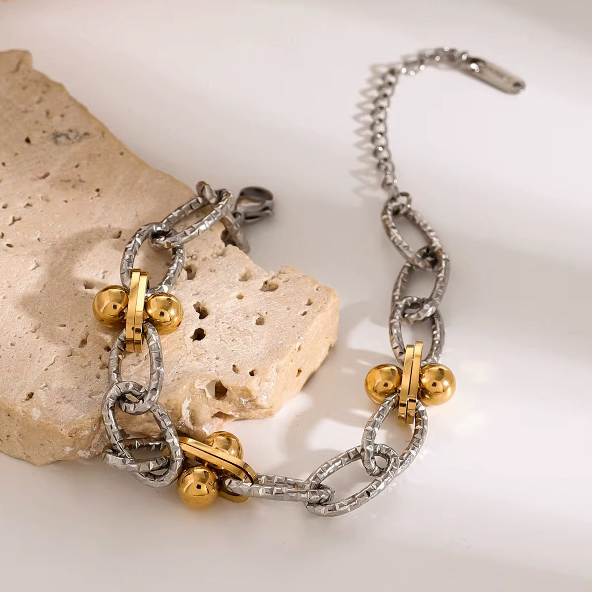 Pulseira Syvonis - Banhada a Ouro 18K