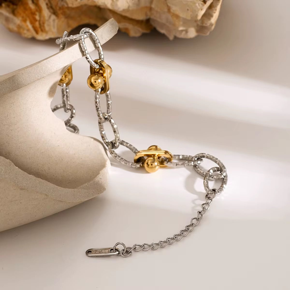 Pulseira Syvonis - Banhada a Ouro 18K