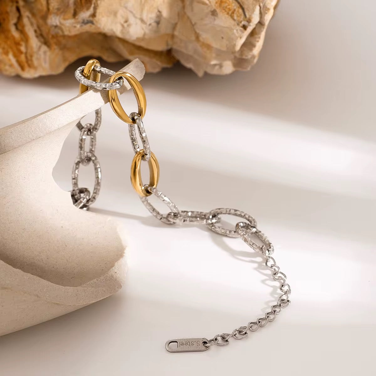 Pulseira Alionne - Banhada em Ouro 18K