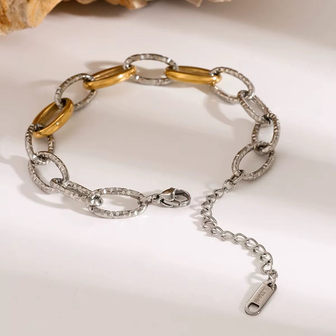 Pulseira Alionne - Banhada em Ouro 18K