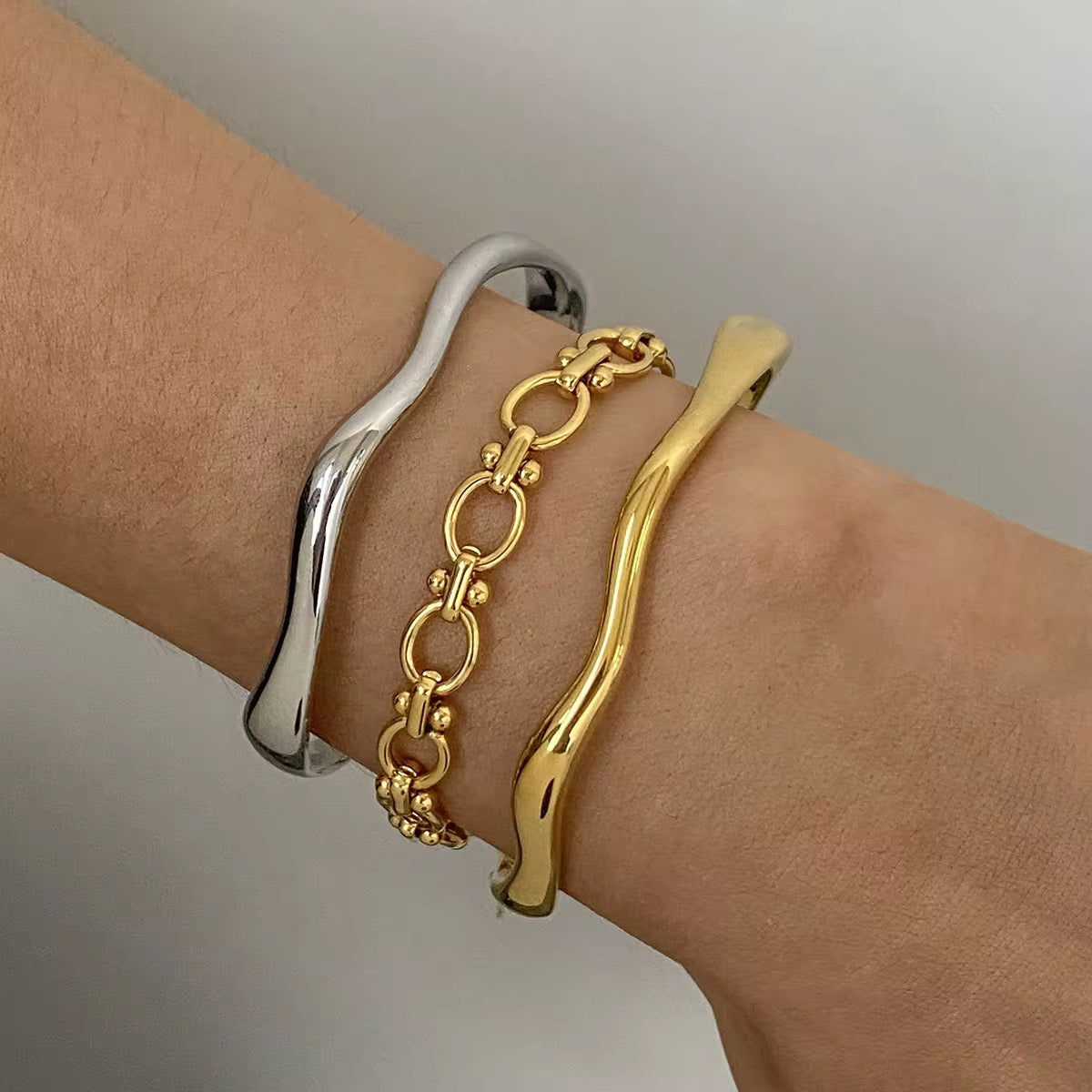Pulseira Velnoria - Banhado a Ouro 18K