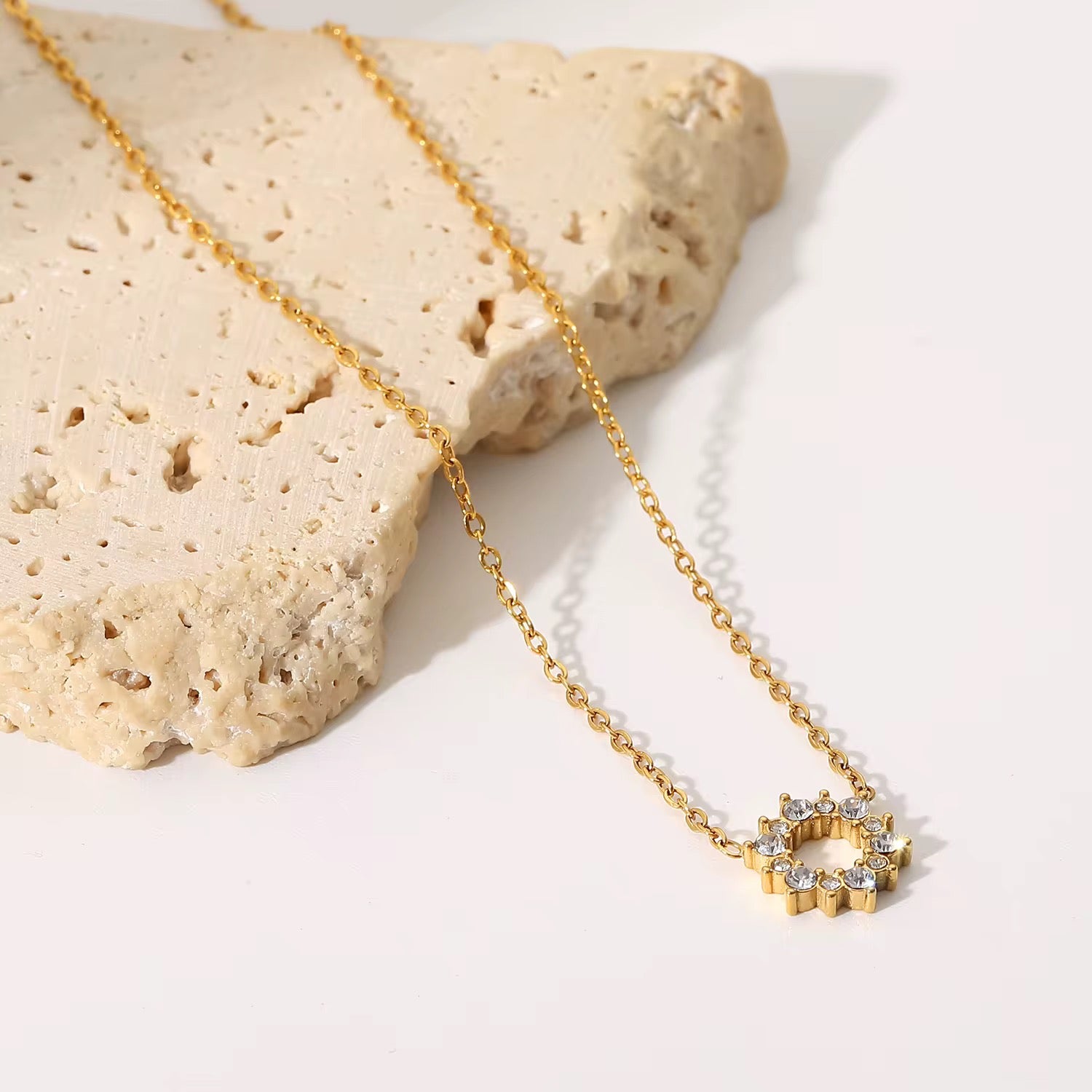 Colar Zarionne - Banhado a Ouro 18K