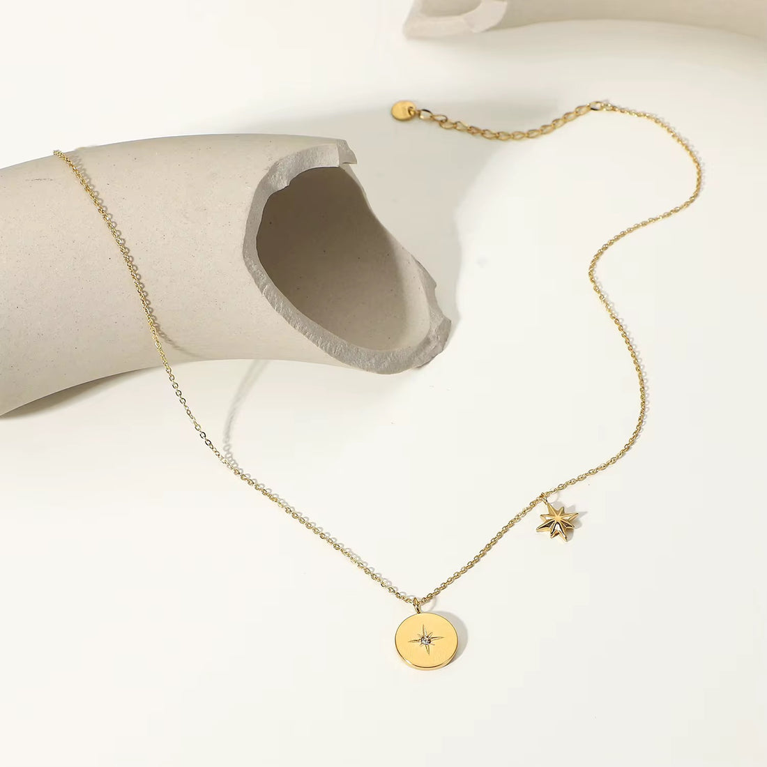 Colar Velryss - Banhado a Ouro 18K