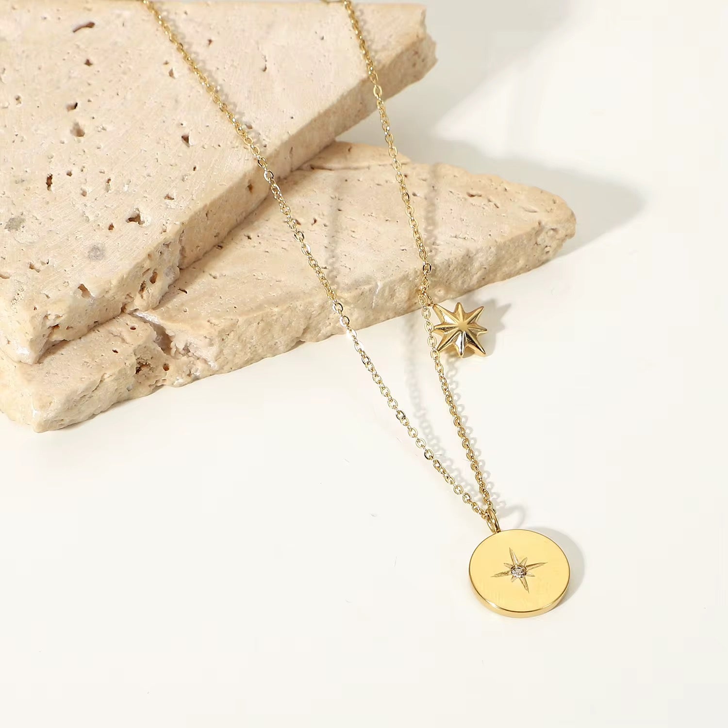 Colar Velryss - Banhado a Ouro 18K