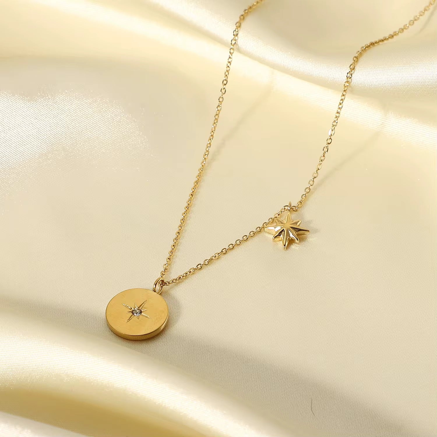 Colar Velryss - Banhado a Ouro 18K
