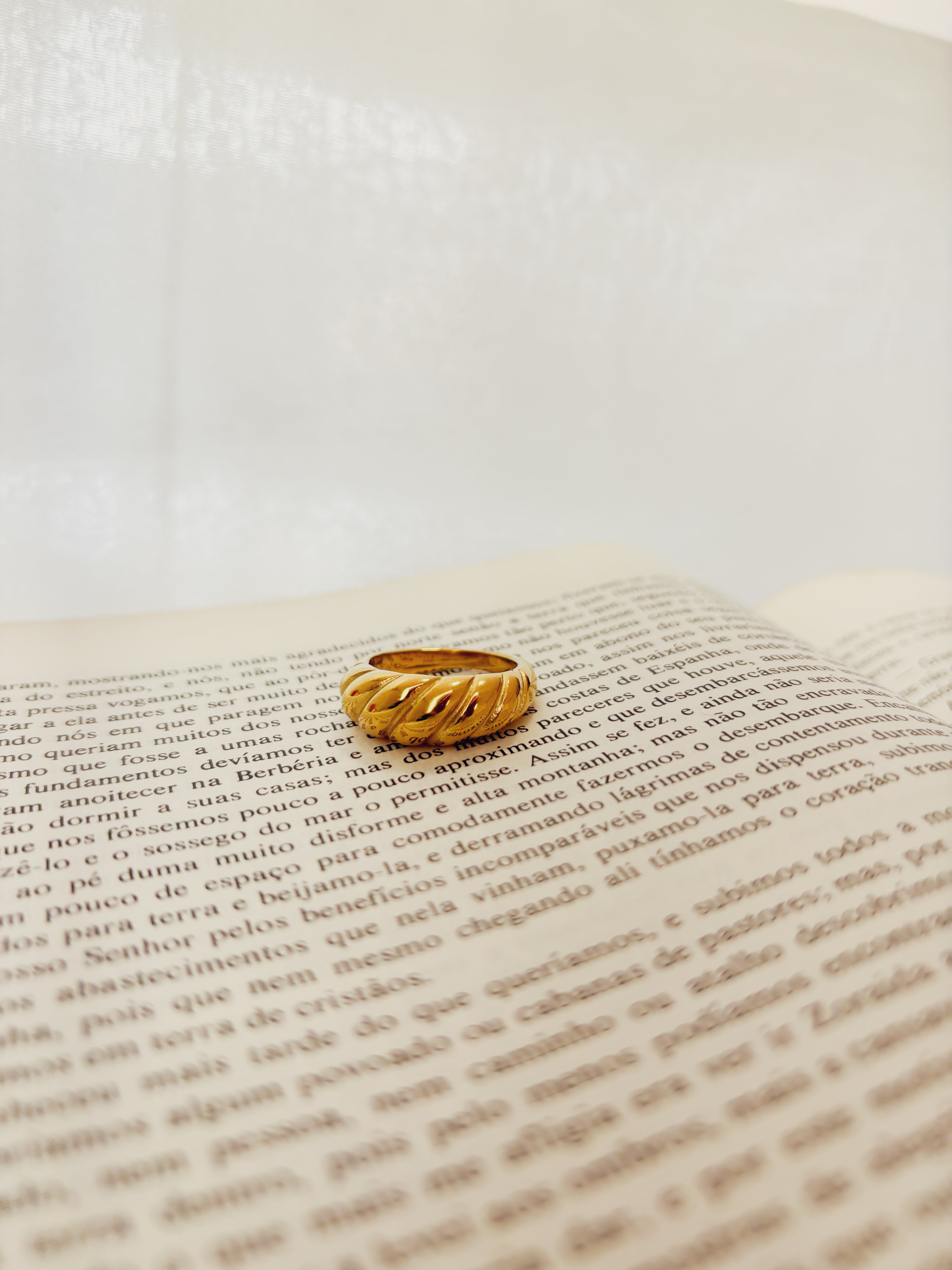 Anel Zeralyra - Banhado a Ouro 18K
