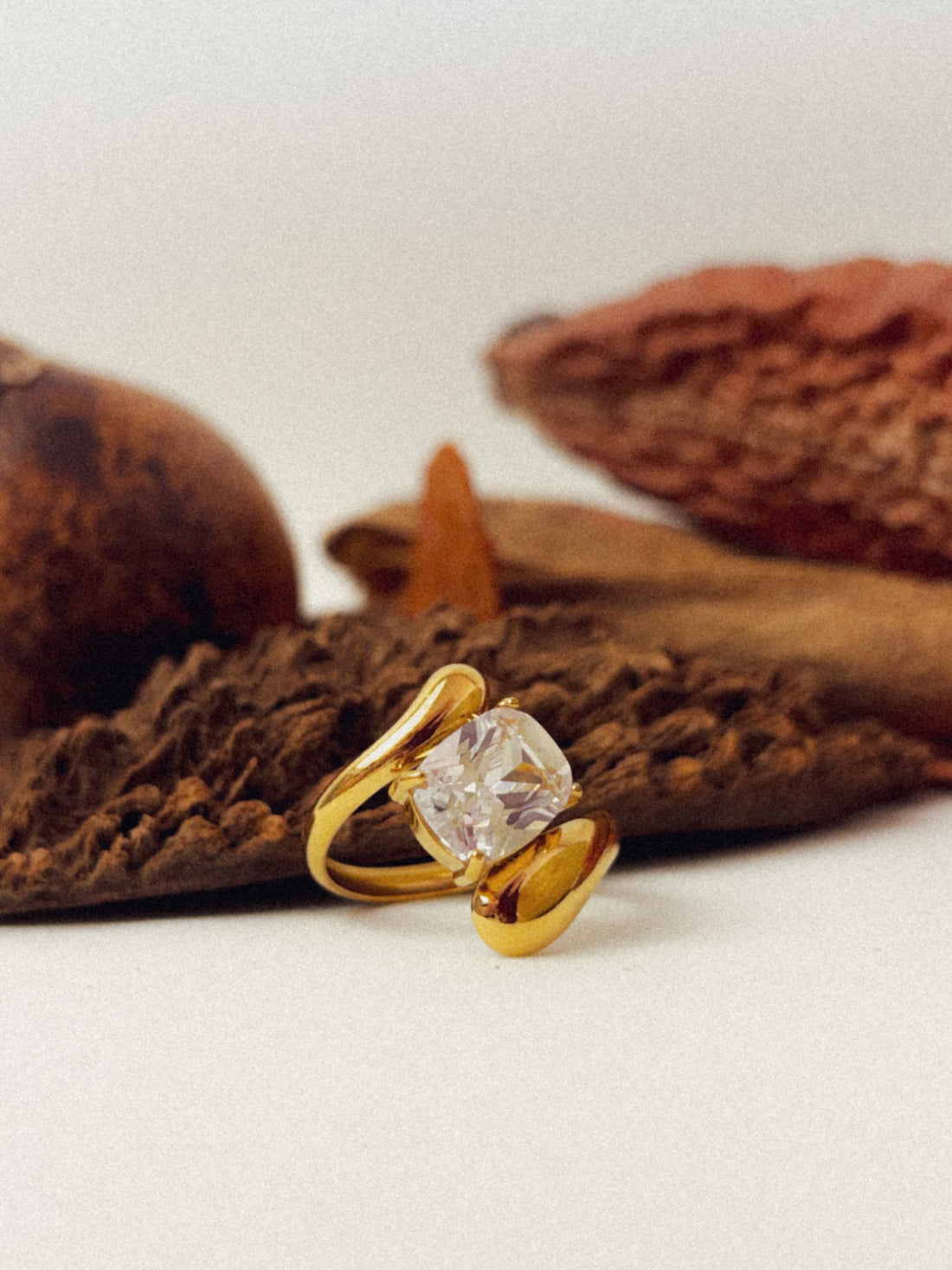 Anel Solyxis - Banhado a Ouro 18K