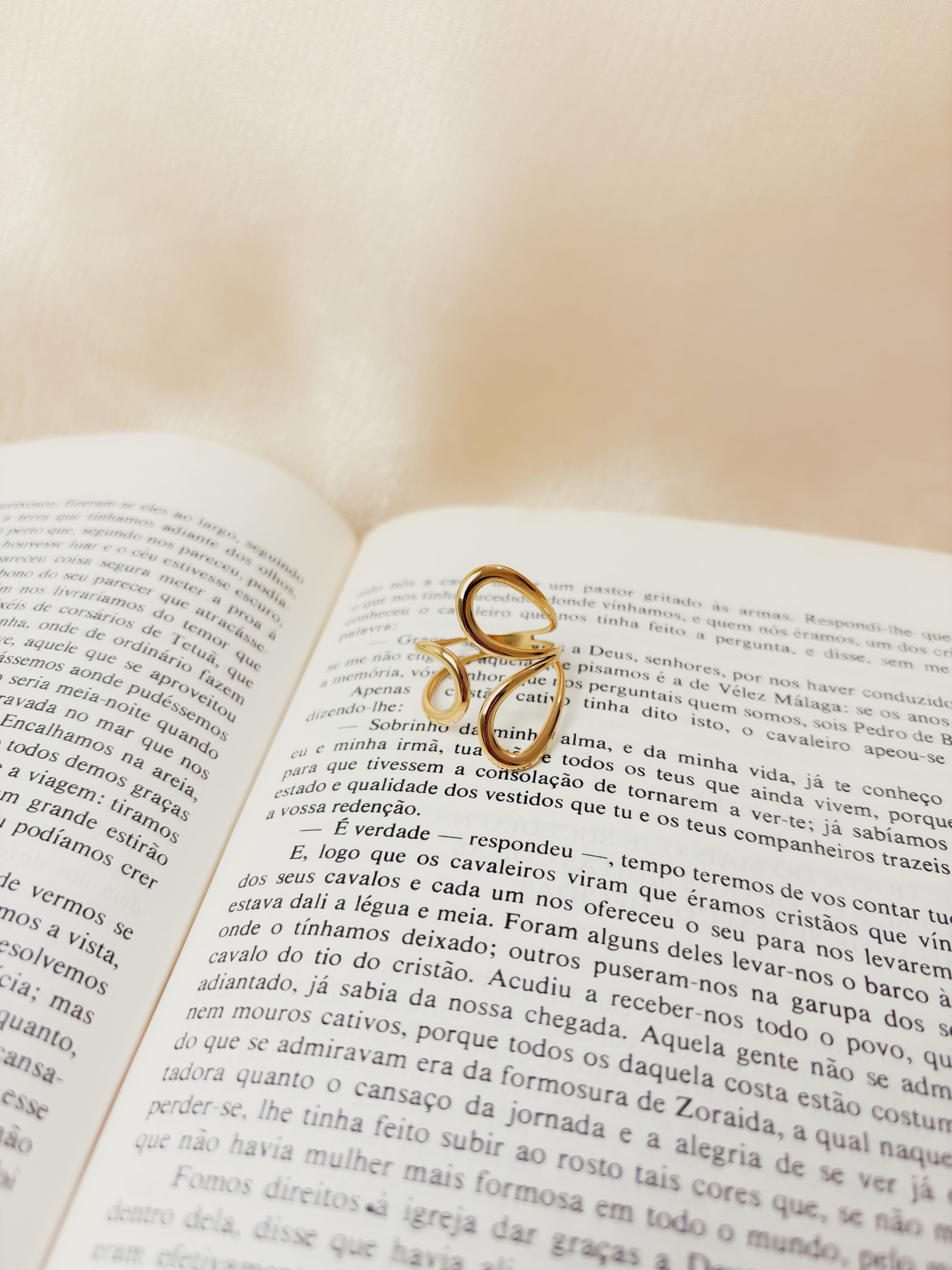 Anel Cylara - Banhado a Ouro 18K