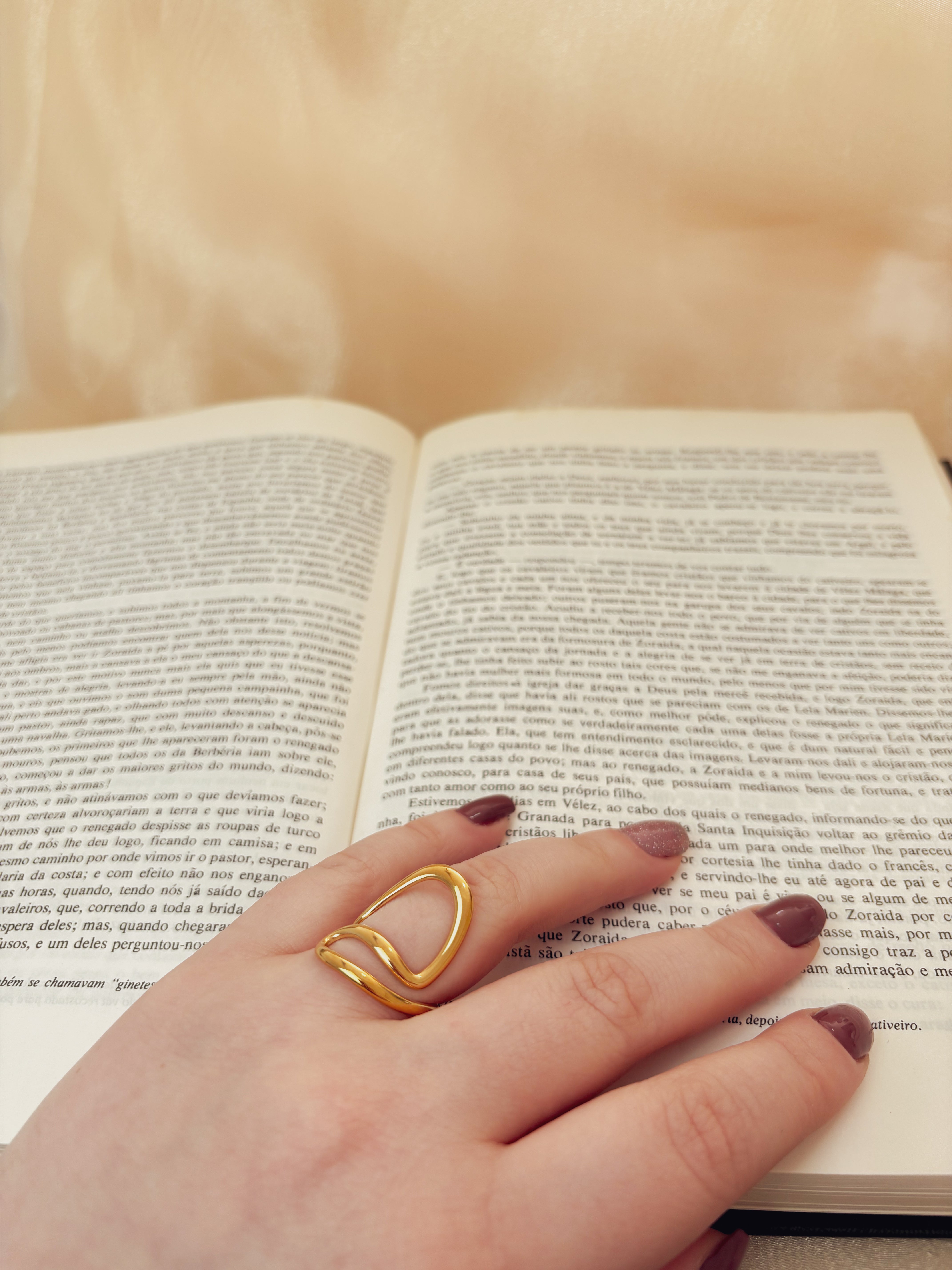 Anel Veylon - Banhado a Ouro 18K