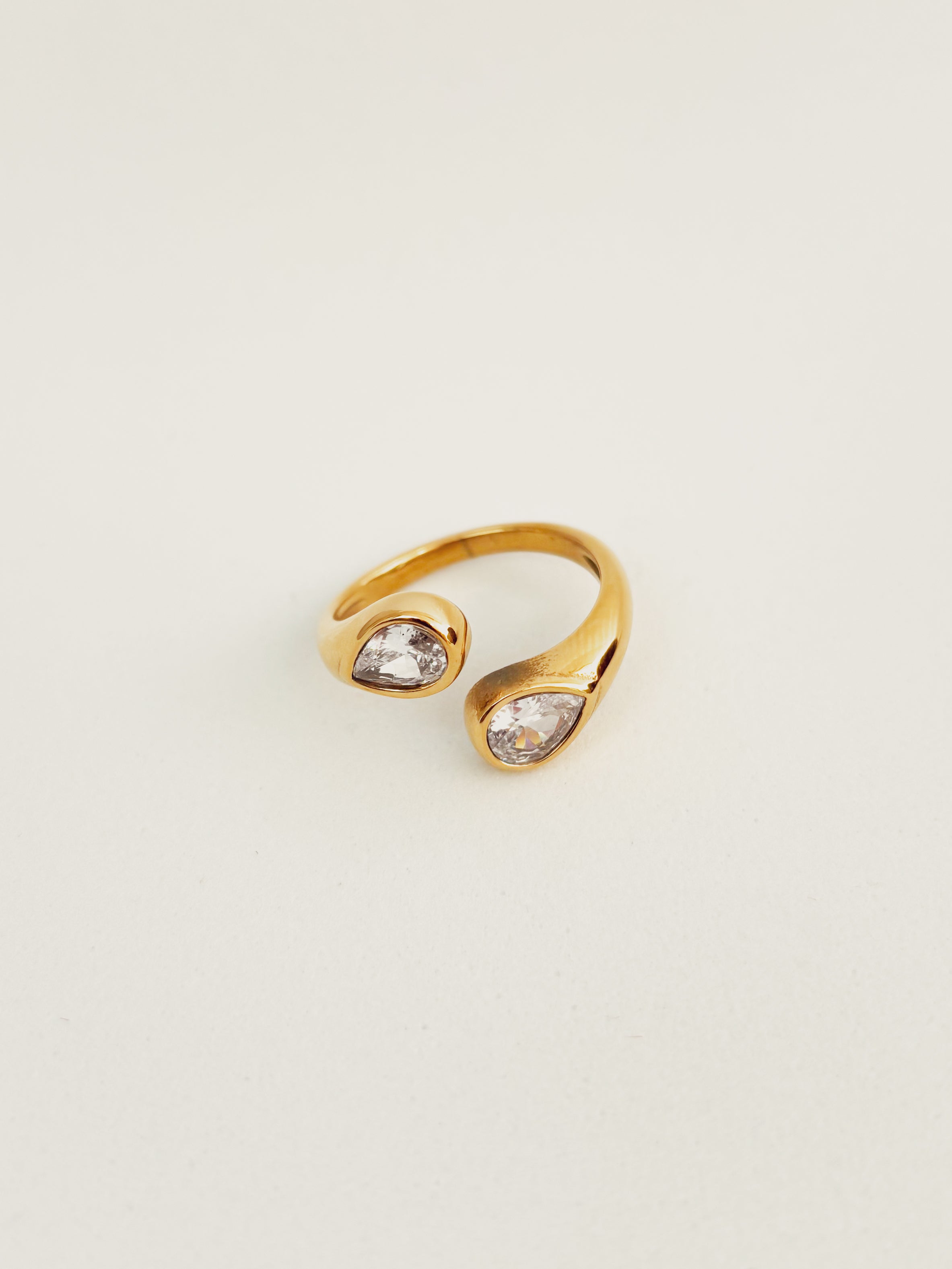 Anel Vetrae - Banhado a Ouro 18K