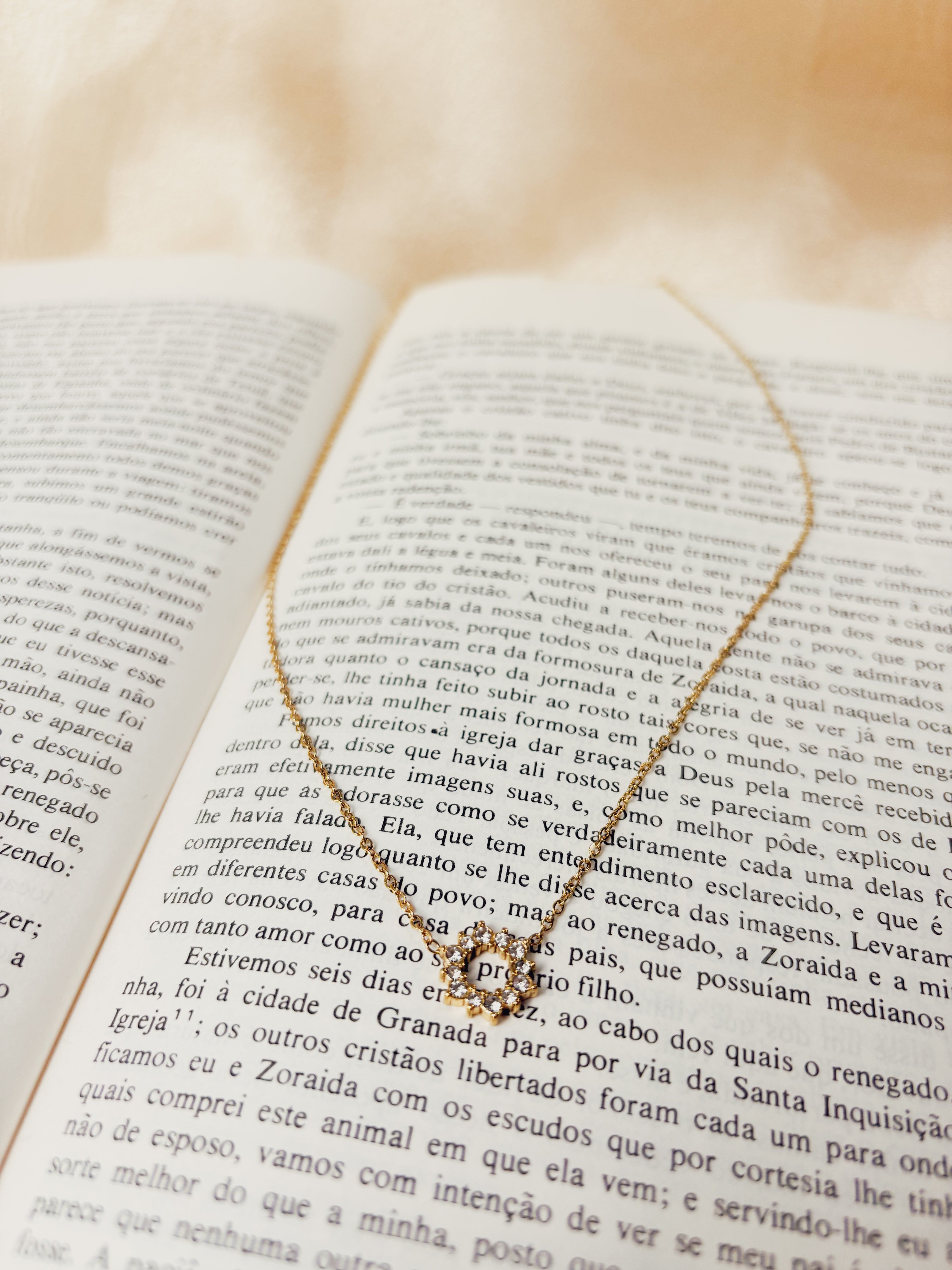 Colar Zarionne - Banhado a Ouro 18K