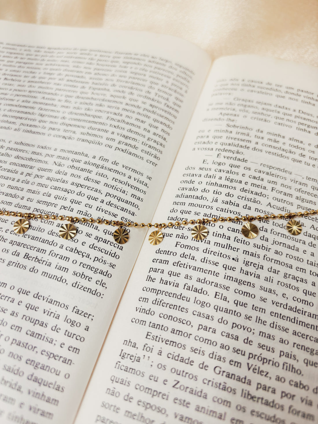 Tornozeleira Veyntora - Banhada a Ouro 18K