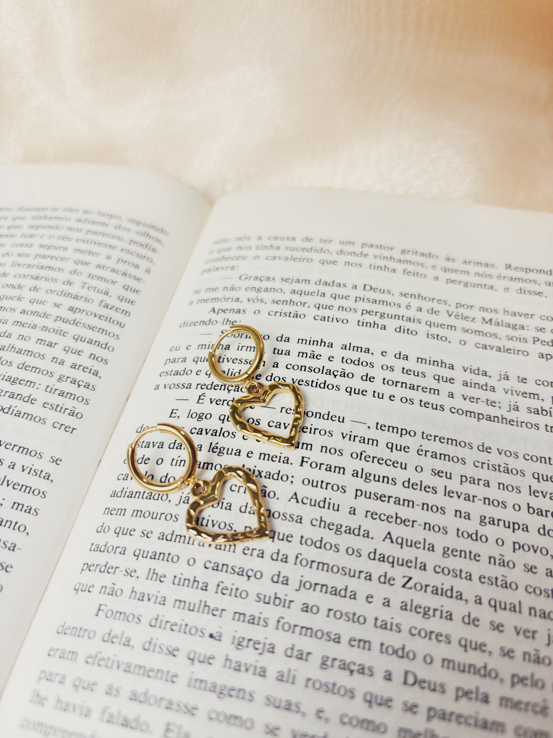 Brinco Vorynna - Banhado a Ouro 18K